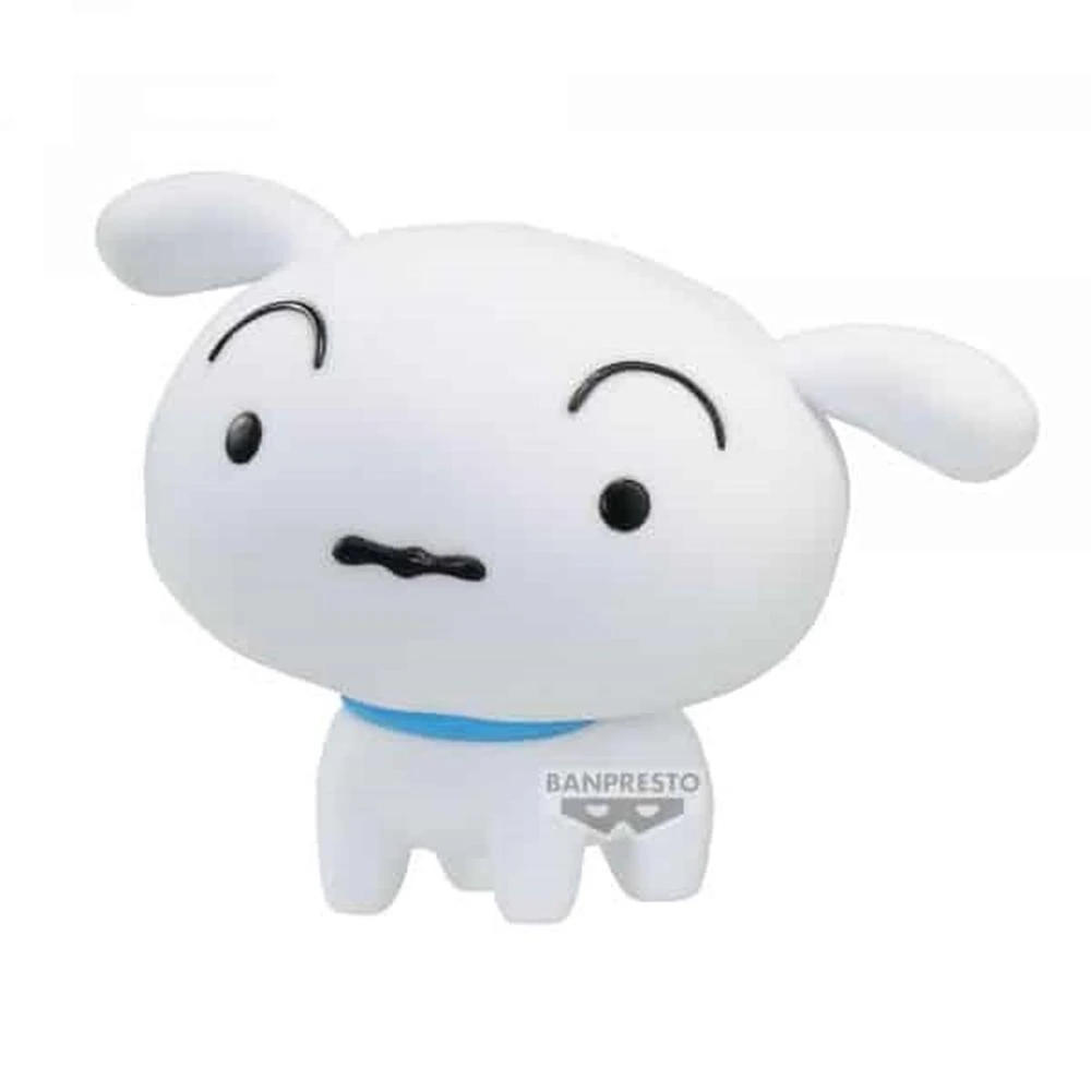 Una figura de perro de dibujos animados blanco con ojos negros y un collar azul. Diseño simple con logo Banpresto.