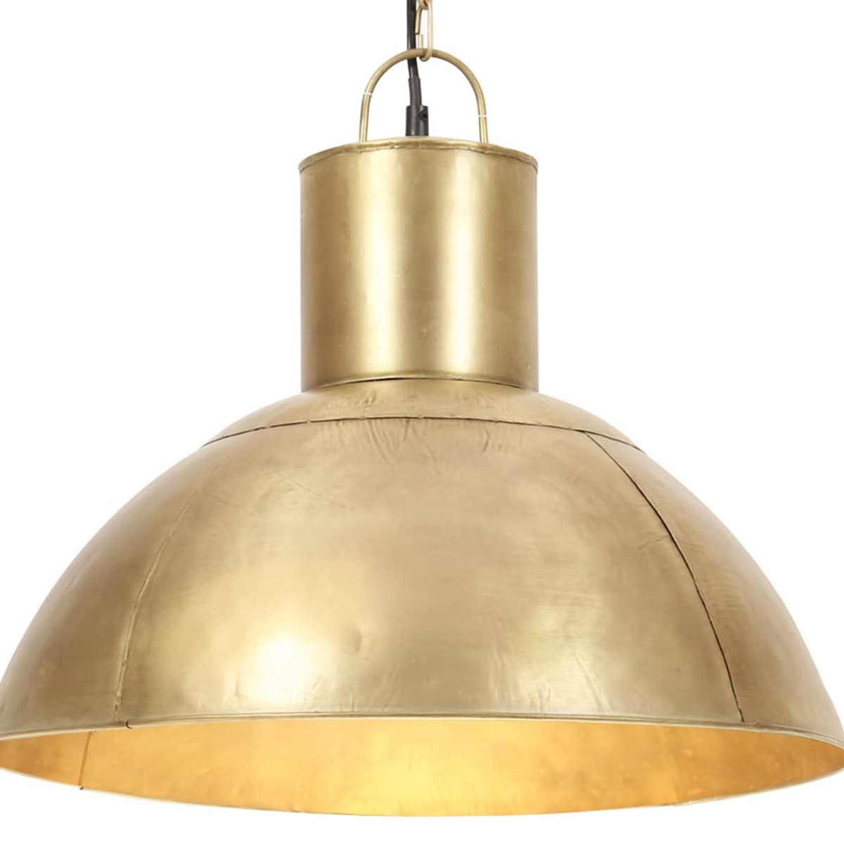 Eine goldene, kuppelförmige Pendelleuchte hängt an einem schwarzen Kabel. Die Lampe besteht aus Metall und hat einen warmen, einladenden Schein.