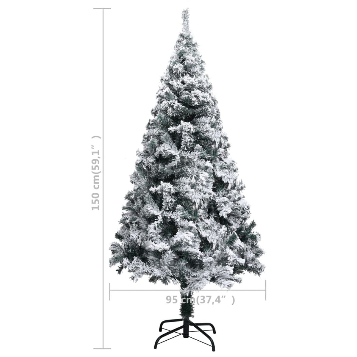 Ein schneebedeckter künstlicher Weihnachtsbaum auf weißem Hintergrund. Er ist 150 cm hoch und 95 cm breit, mit einem schwarzen Metallständer.