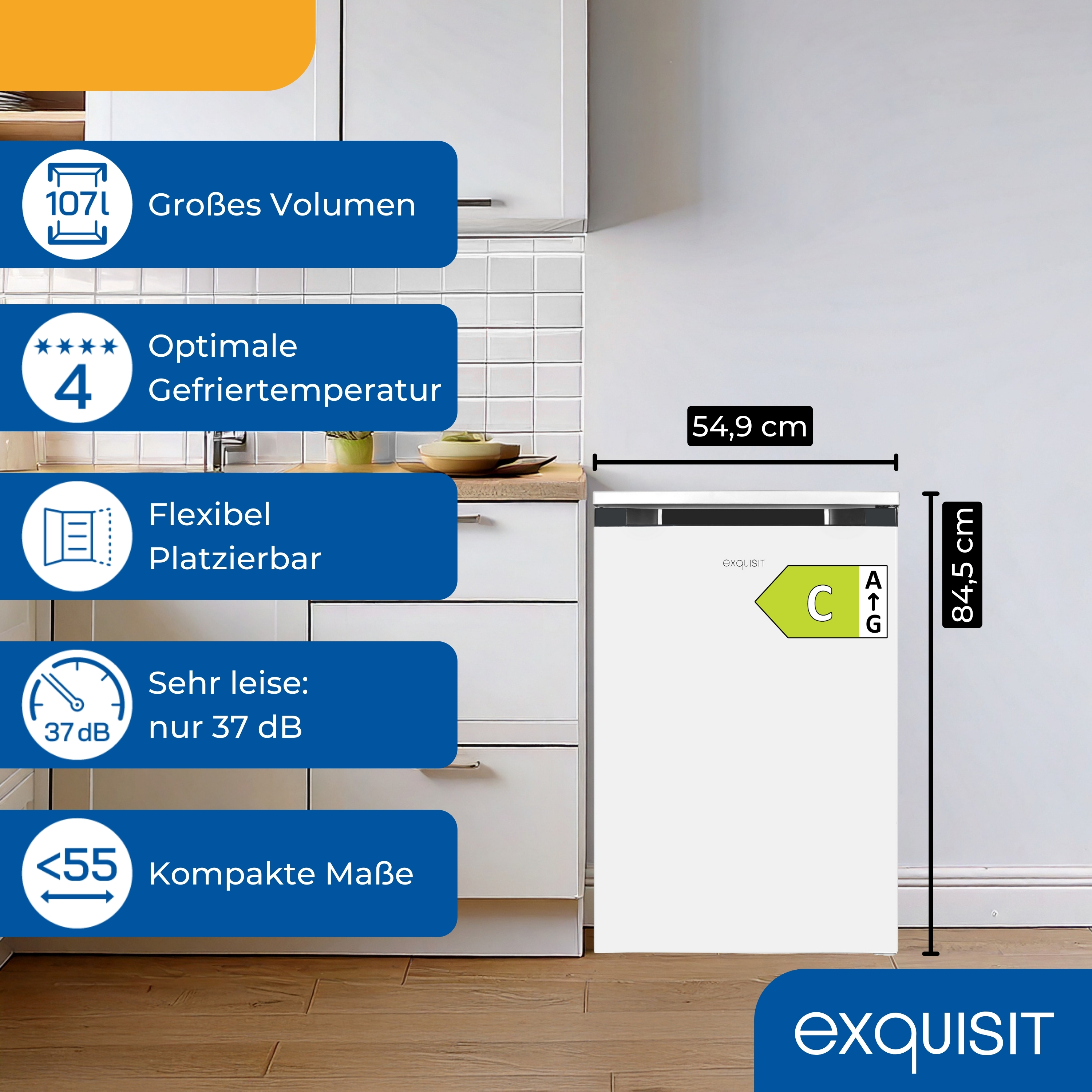 Ein weißer Kühlschrank mit Produktinformationsetiketten. Abmessungen werden angezeigt. Der Markenname lautet 'exquisit'.