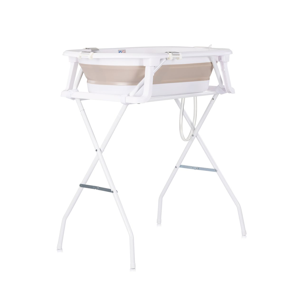 Eine weiße Babybadewanne auf einem Klappständer. Die Wanne ist beige und weiß. Der Ständer ist weiß und aus Metall.