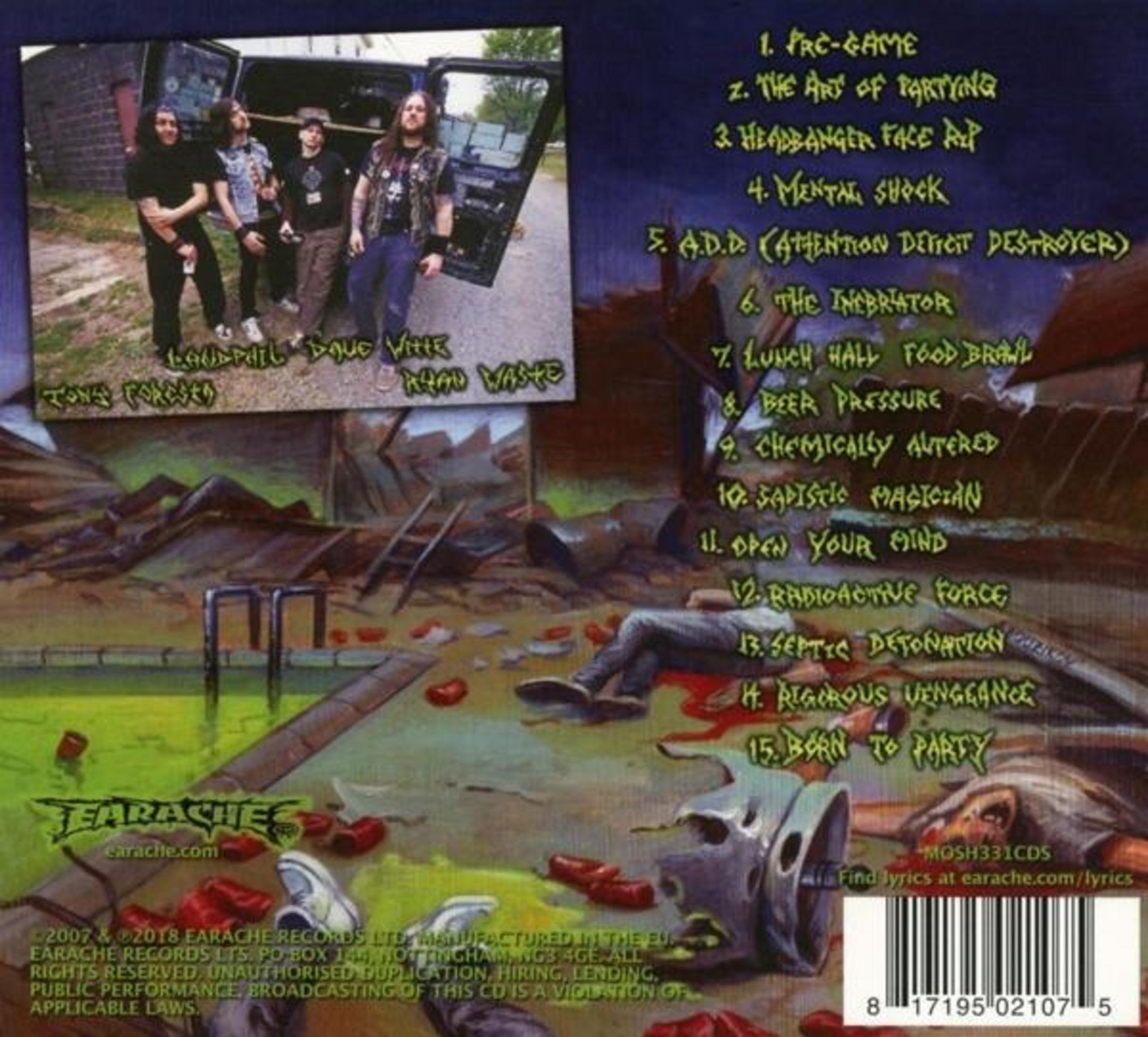 CD-Cover mit Bandmitgliedern, Songtiteln und einer gruseligen Szene mit einem Körper und Blut.
