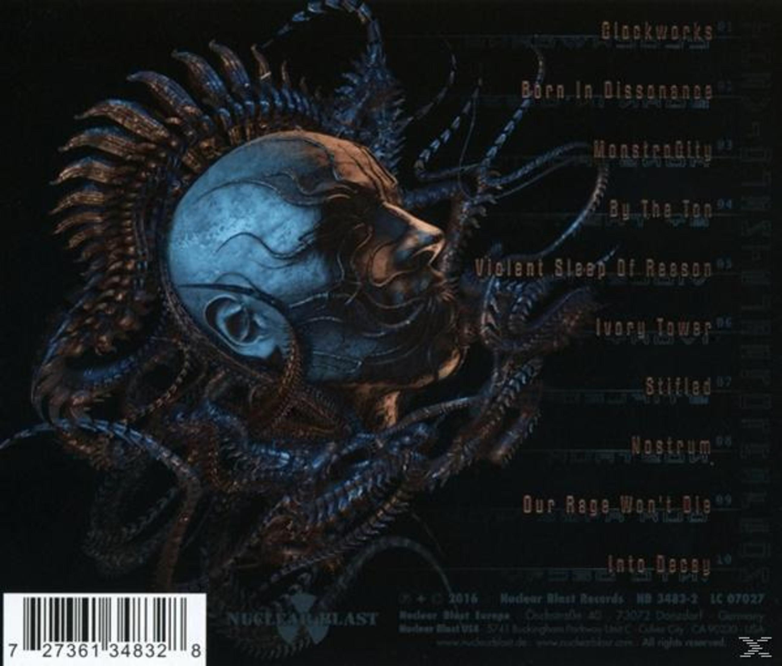 Das Albumcover zeigt ein menschliches Gesicht mit komplizierten, dunklen und metallischen Elementen, was auf ein Sci-Fi-Thema hindeutet.