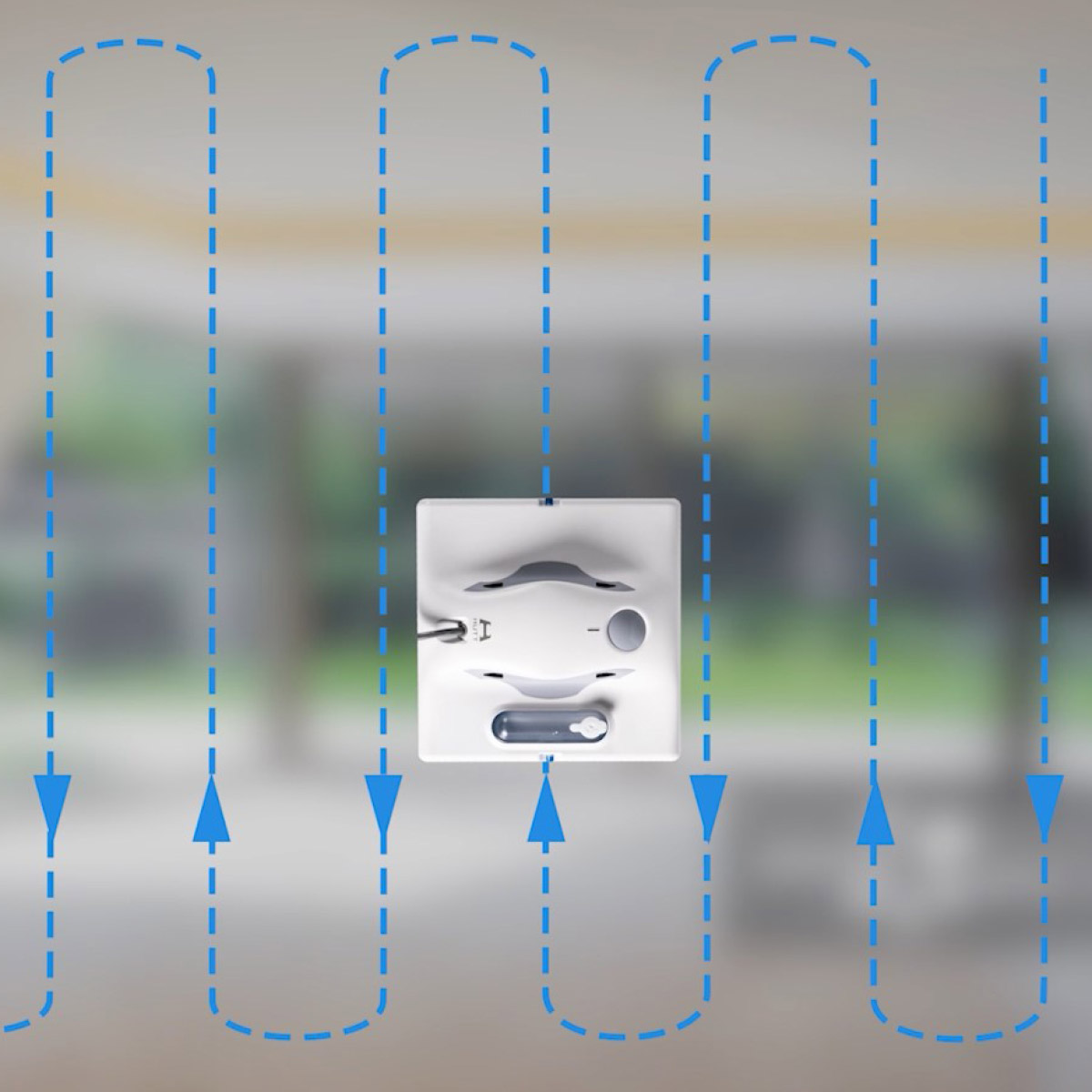 Un robot pulisci vetri bianco traccia un percorso di pulizia sul vetro. Linee blu tratteggiate indicano il suo percorso. Sfondo sfocato.