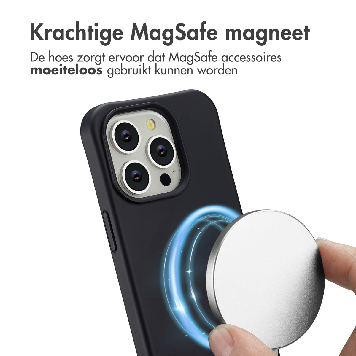Een zwarte telefoonhoes met een zilveren MagSafe-magneet die wordt bevestigd. Bovenstaande tekst luidt 'Krachtige MagSafe magneet'.
