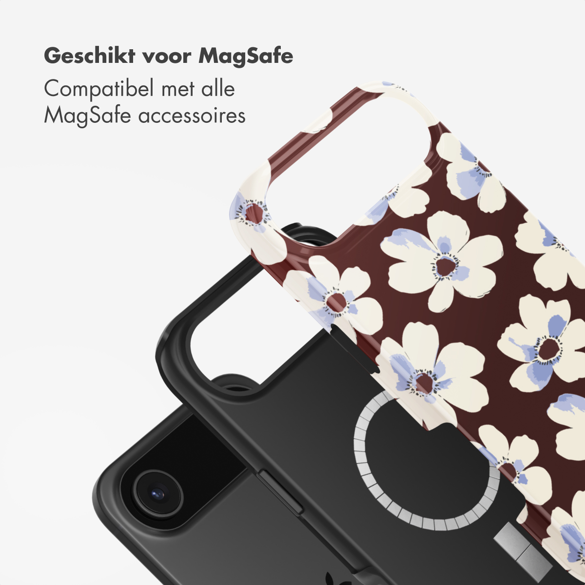 Een telefoonhoesje met bloemmotief op een bordeauxrode achtergrond. Daaronder een zwarte telefoon met een MagSafe-cirkel.
