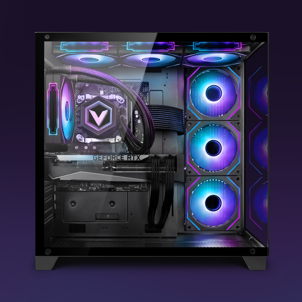Ein Computergehäuse mit bunten, beleuchteten Lüftern und Komponenten. Enthält eine Grafikkarte, ein Motherboard und eine Wasserkühlung.