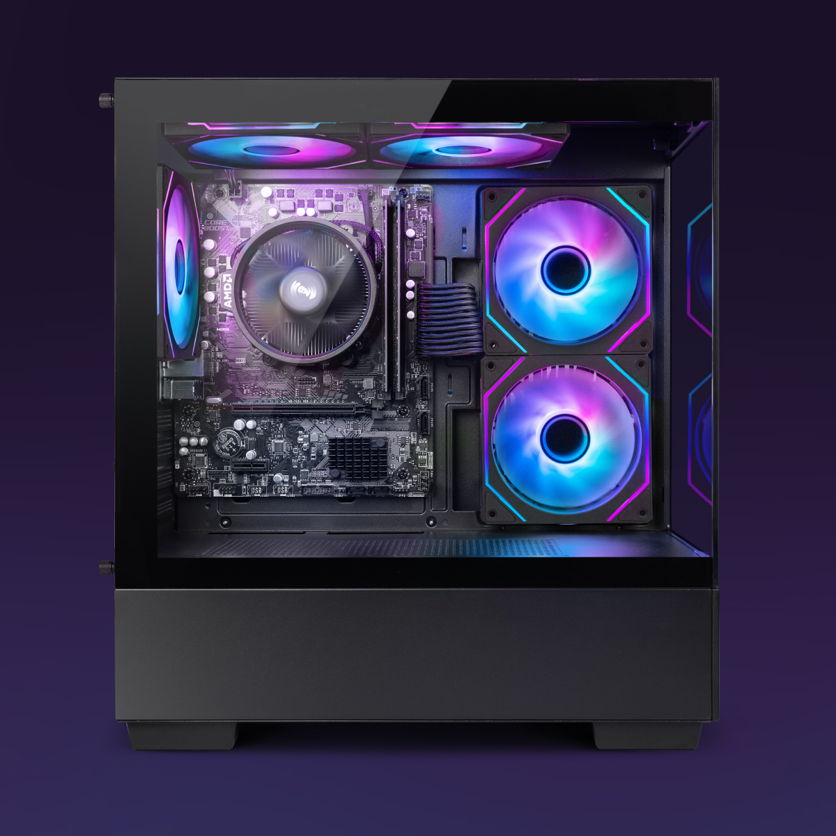 Una caja de PC con componentes internos iluminados por ventiladores RGB. Se ven el enfriador de la CPU, la placa base y varios ventiladores. El fondo es un degradado púrpura.