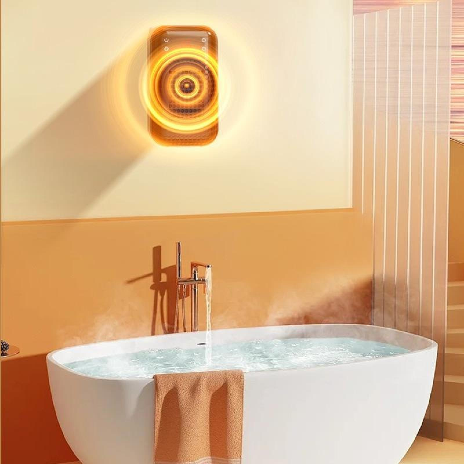 Eine Badeszene mit einem beleuchteten Wandheizkörper über einer mit Wasser gefüllten Badewanne und einem Handtuch.