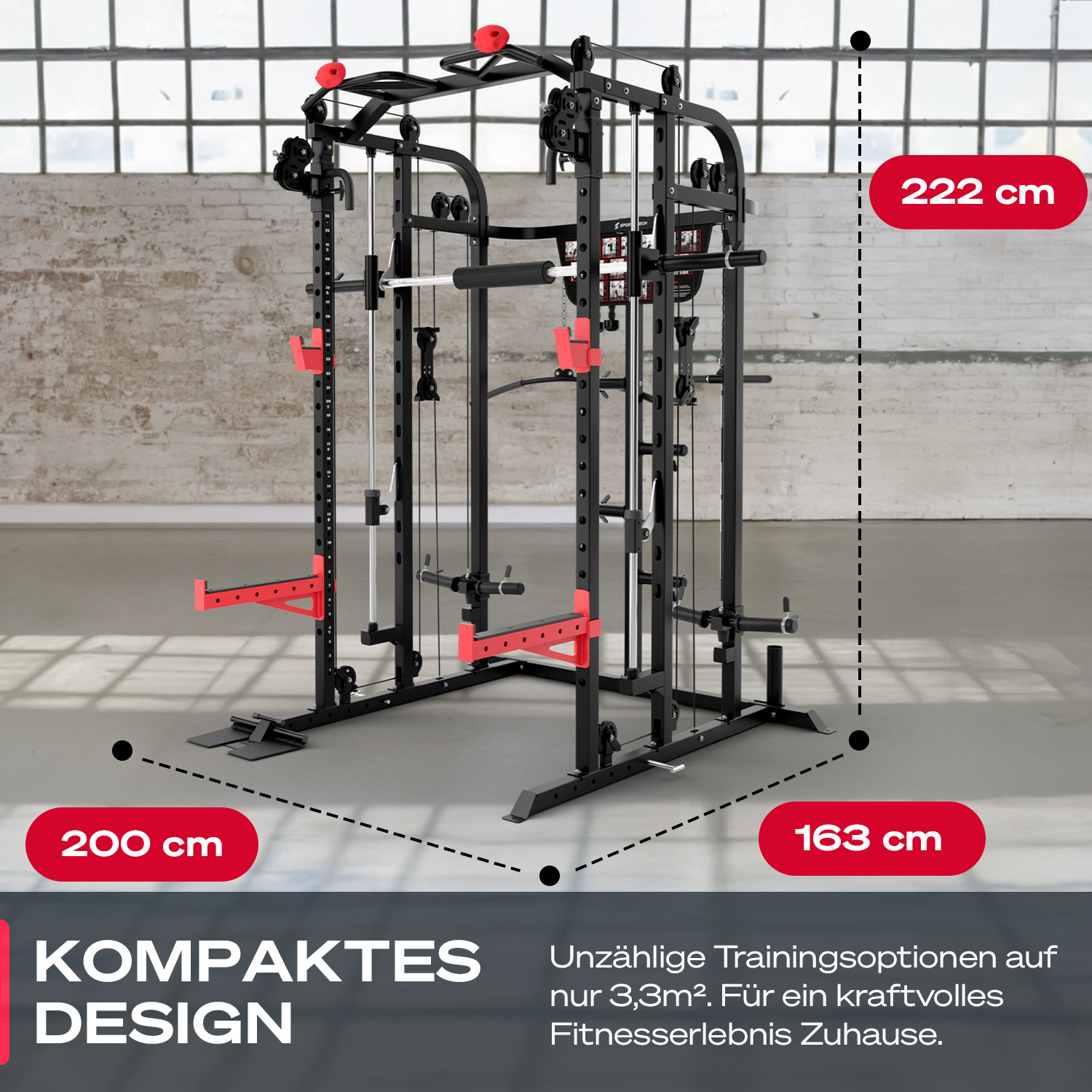 Eine schwarz-rote Heimtrainingsmaschine mit Maßangaben. Sie hat Stangen, Gewichte und eine Klimmzugstange. Der Text lautet kompaktes Design.