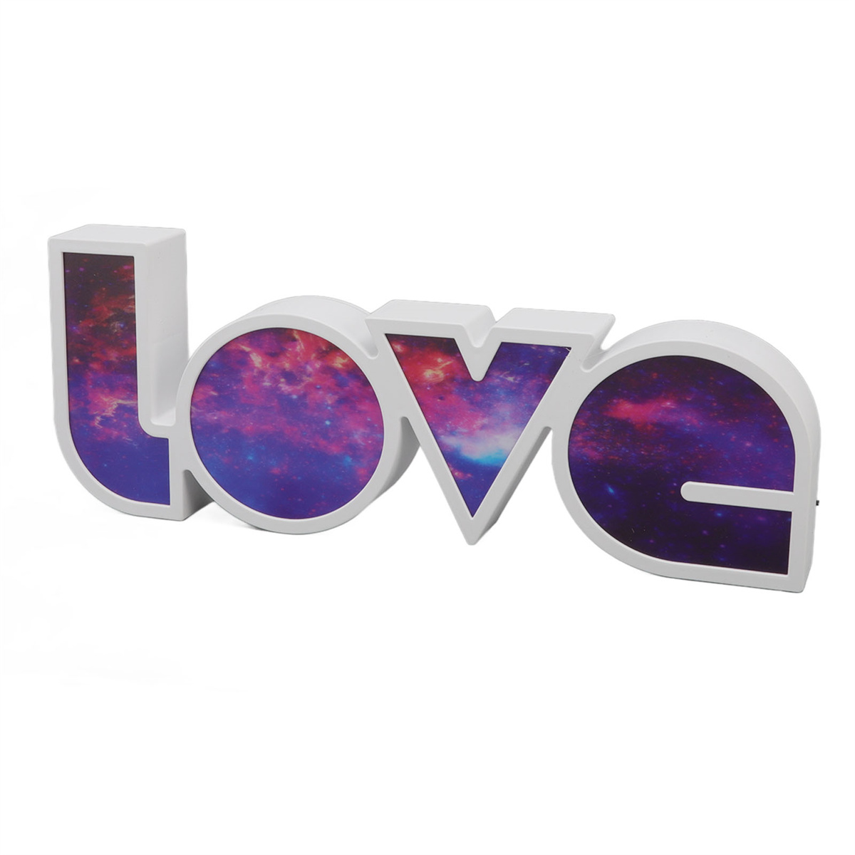 Ein weißes 'Liebe'-Schild mit einem Galaxiedesign in den Buchstaben. Der Hintergrund ist weiß.