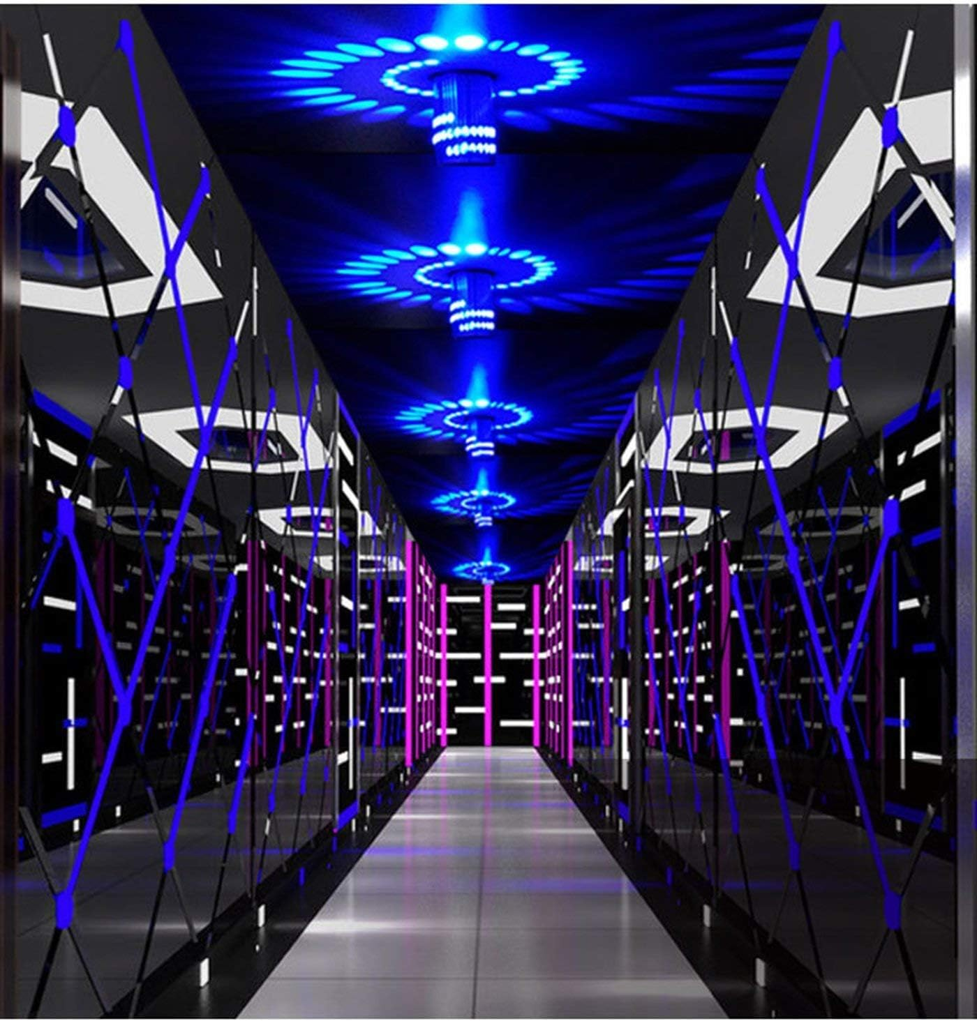 Ein futuristischer Flur mit blauen Lichtern und geometrischen Mustern. Rosa und weiße Akzente an den Wänden. Deckenlichter sind kreisförmig.