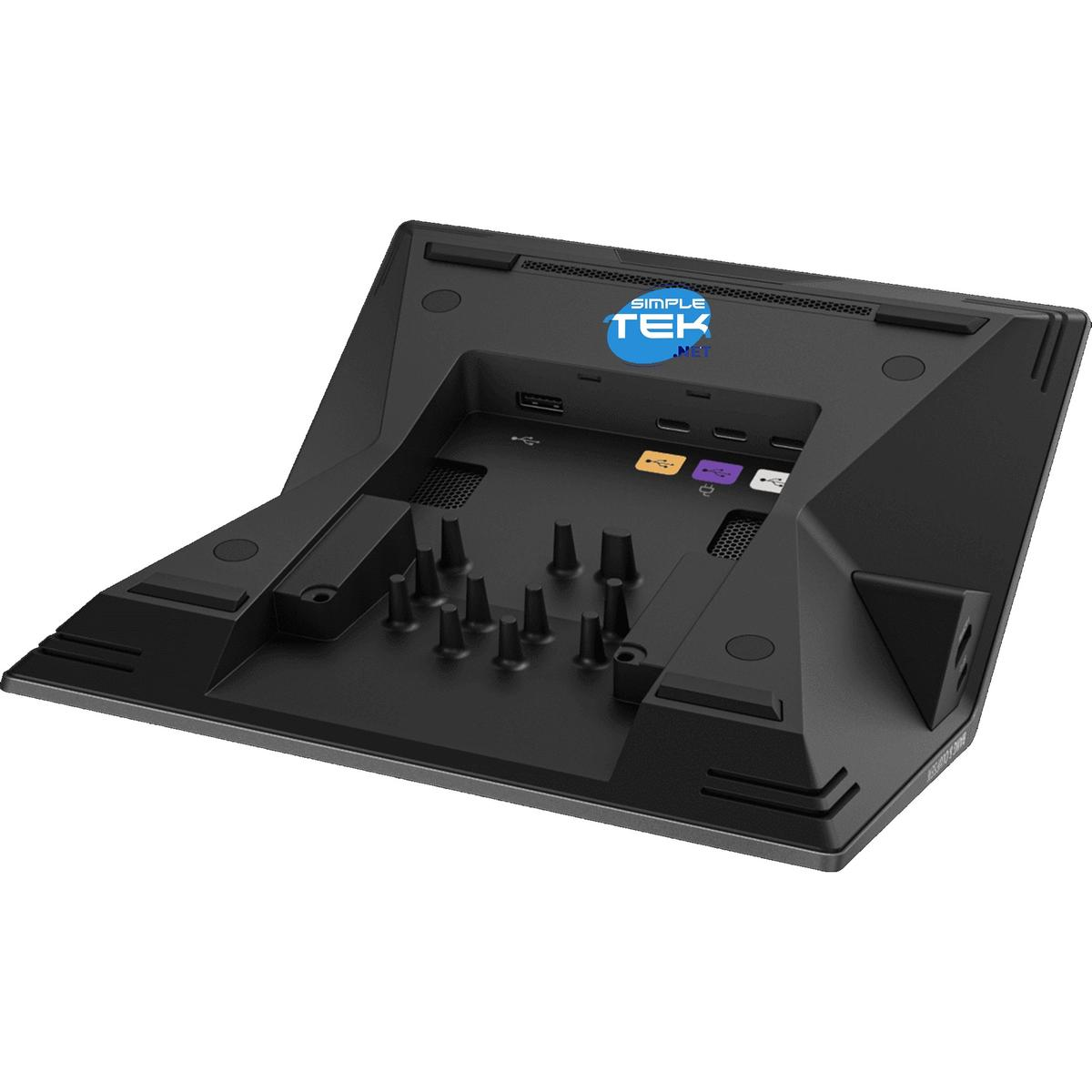Una docking station Simple Tek nera. Ha più porte e un logo. La superficie ha piccoli perni per il posizionamento del dispositivo.