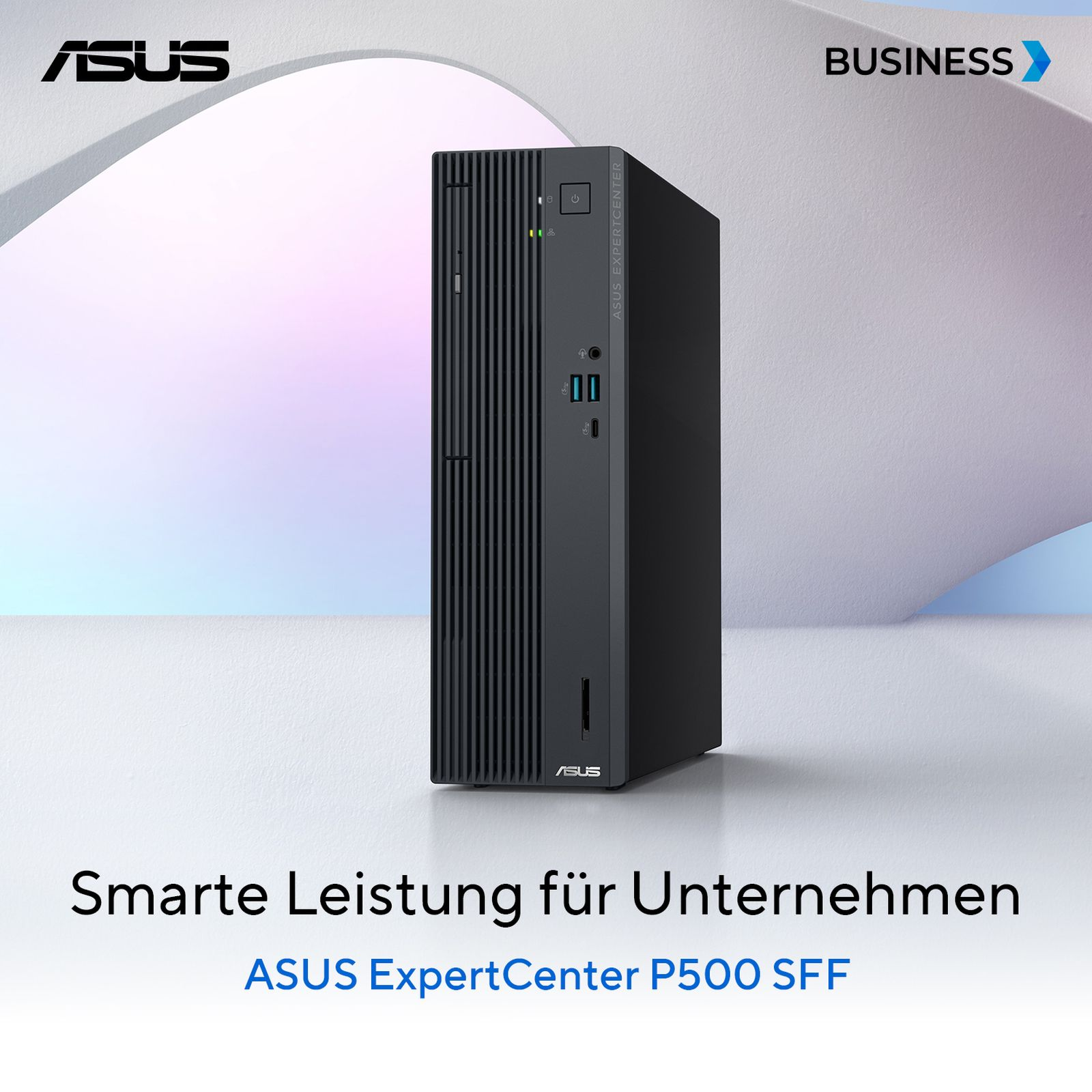 Czarna obudowa komputera ASUS ExpertCenter P500 SFF. Posiada pionowe linie, przycisk zasilania i porty USB.