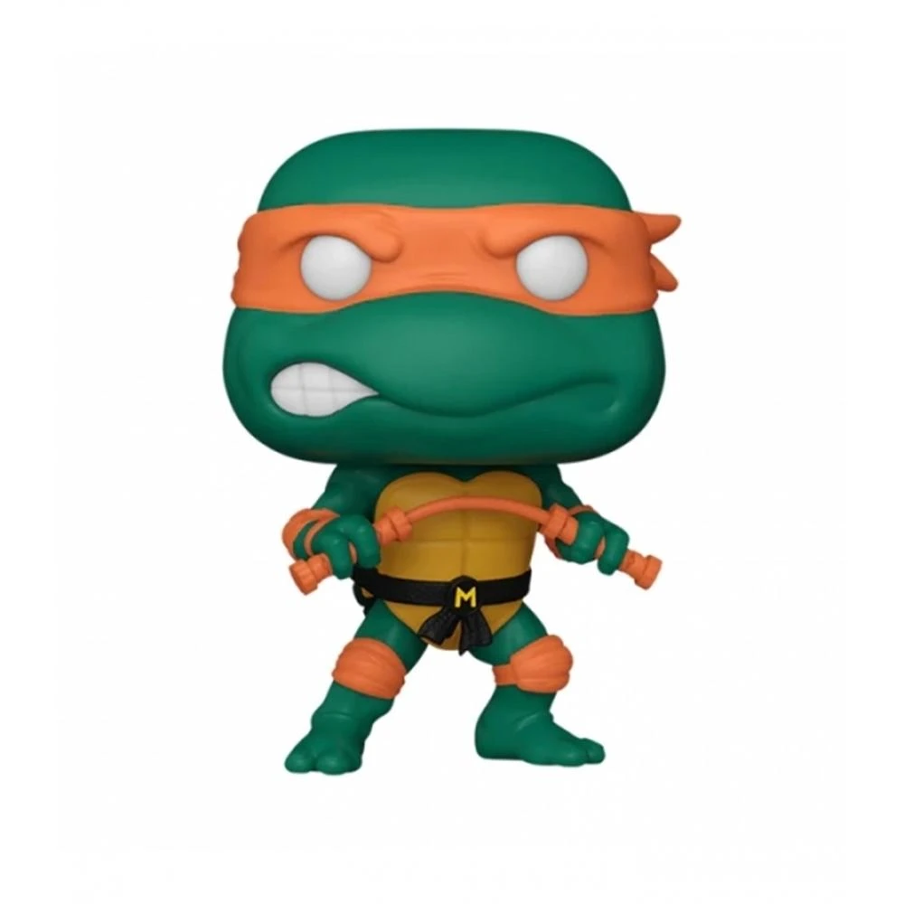 Una figura de las Tortugas Ninja. Cuerpo verde, máscara naranja y sosteniendo un arma. Fondo blanco.