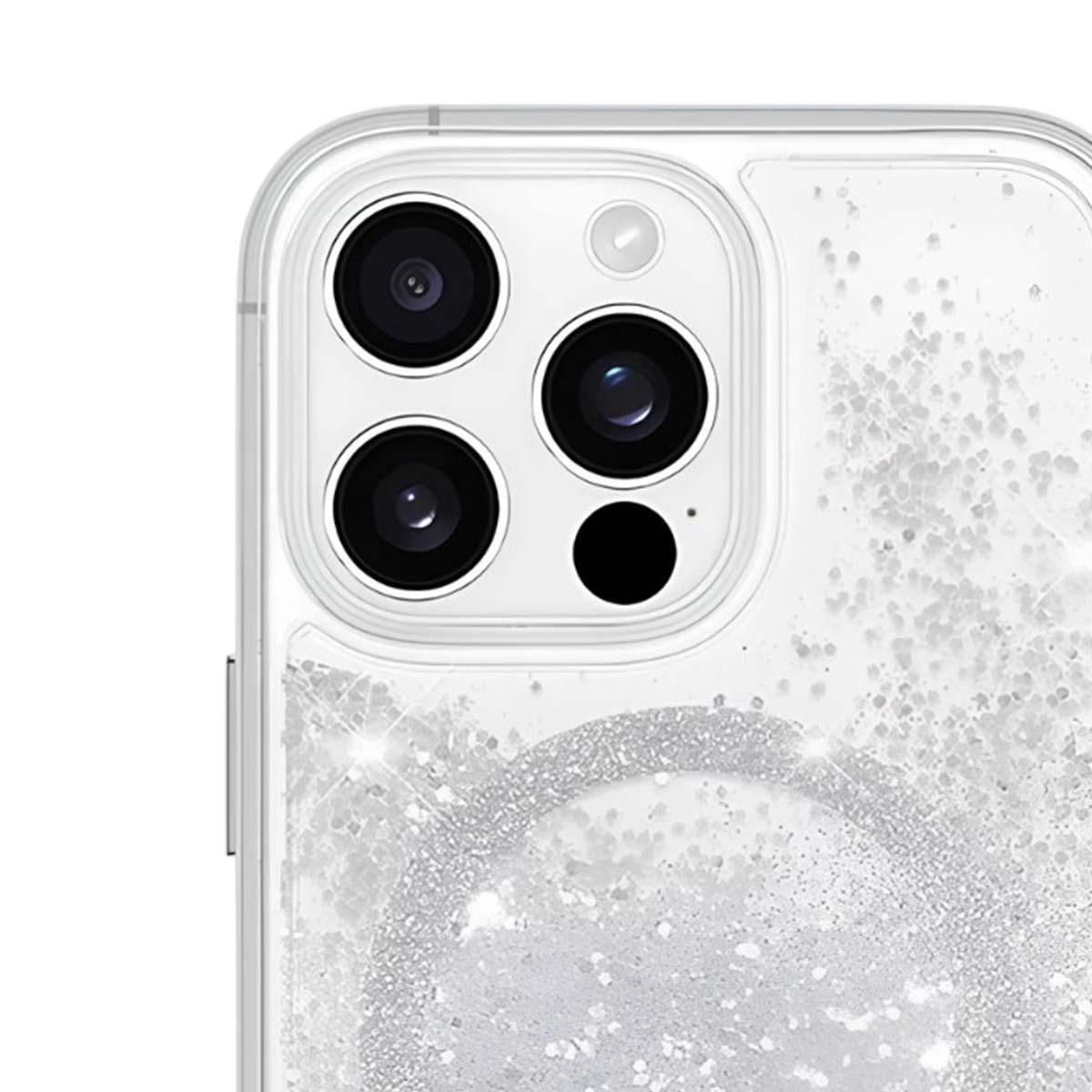 Primo piano di una custodia per telefono. Sono visibili quattro obiettivi della fotocamera e un flash. La custodia è trasparente con glitter argentati e un design arrotondato.