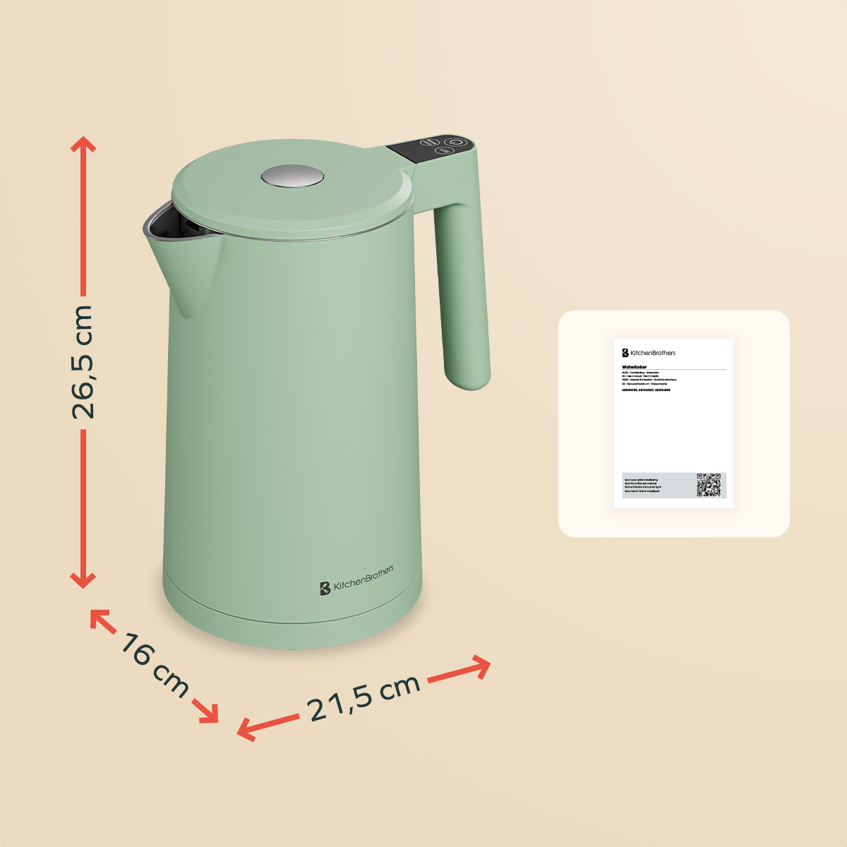 Een lichtgroene elektrische waterkoker met zilveren deksel en handvat. Afmetingen met pijlen: 26,5 cm hoog, 16 cm breed, 21,5 cm lang. Er ligt een kaartje naast.