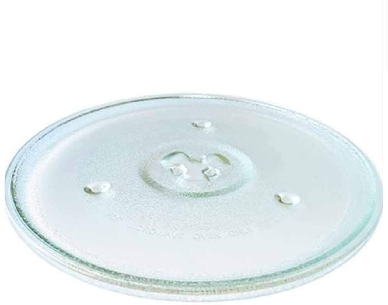 Un plato de vidrio transparente para horno de microondas. Tiene un centro elevado con tres pequeñas protuberancias y una superficie ligeramente texturizada.