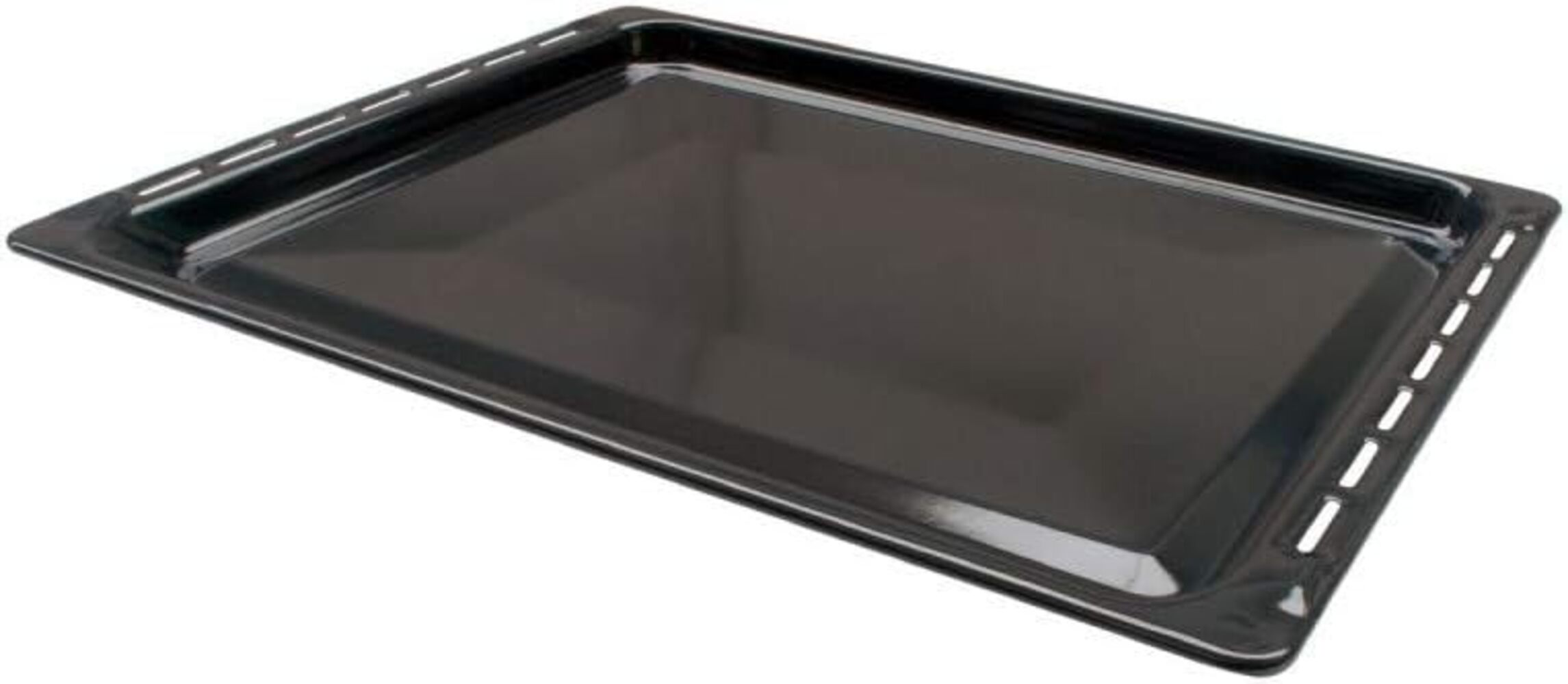 Una bandeja rectangular negra con un borde ligeramente elevado. Tiene ranuras en el lateral y está vacía.