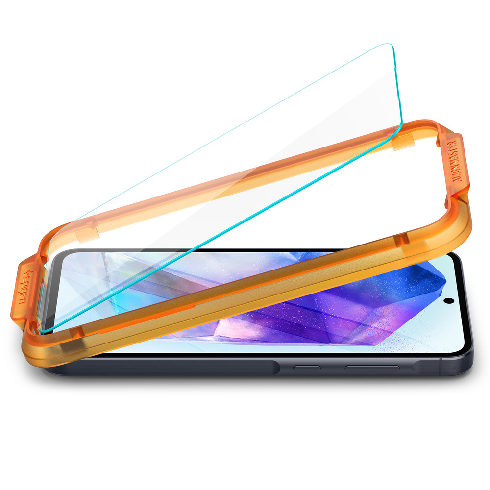 Una custodia arancione con protezione schermo è sopra uno smartphone nero. La protezione schermo è trasparente.