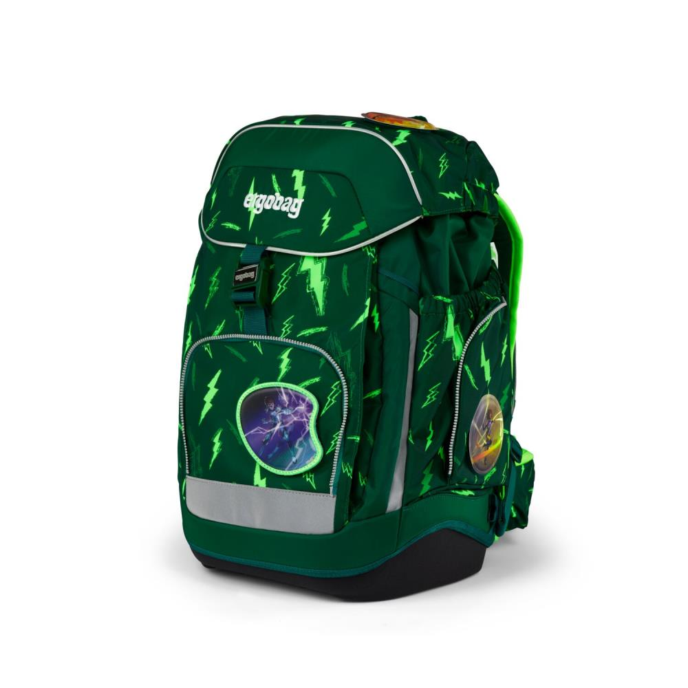 Grüner Rucksack mit Blitzmuster. Mit 'ergobag'-Logo. Hat reflektierende Streifen und einen schwarzen Boden.