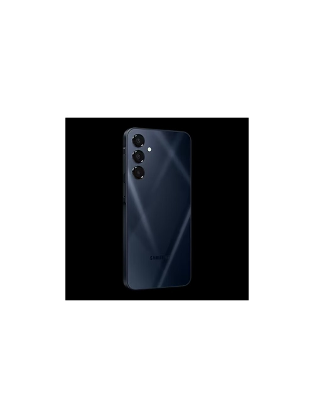 Koyu mavi bir Samsung akıllı telefon siyah bir arka plan üzerinde gösteriliyor. Üç kamerası ve Samsung logosu var.
