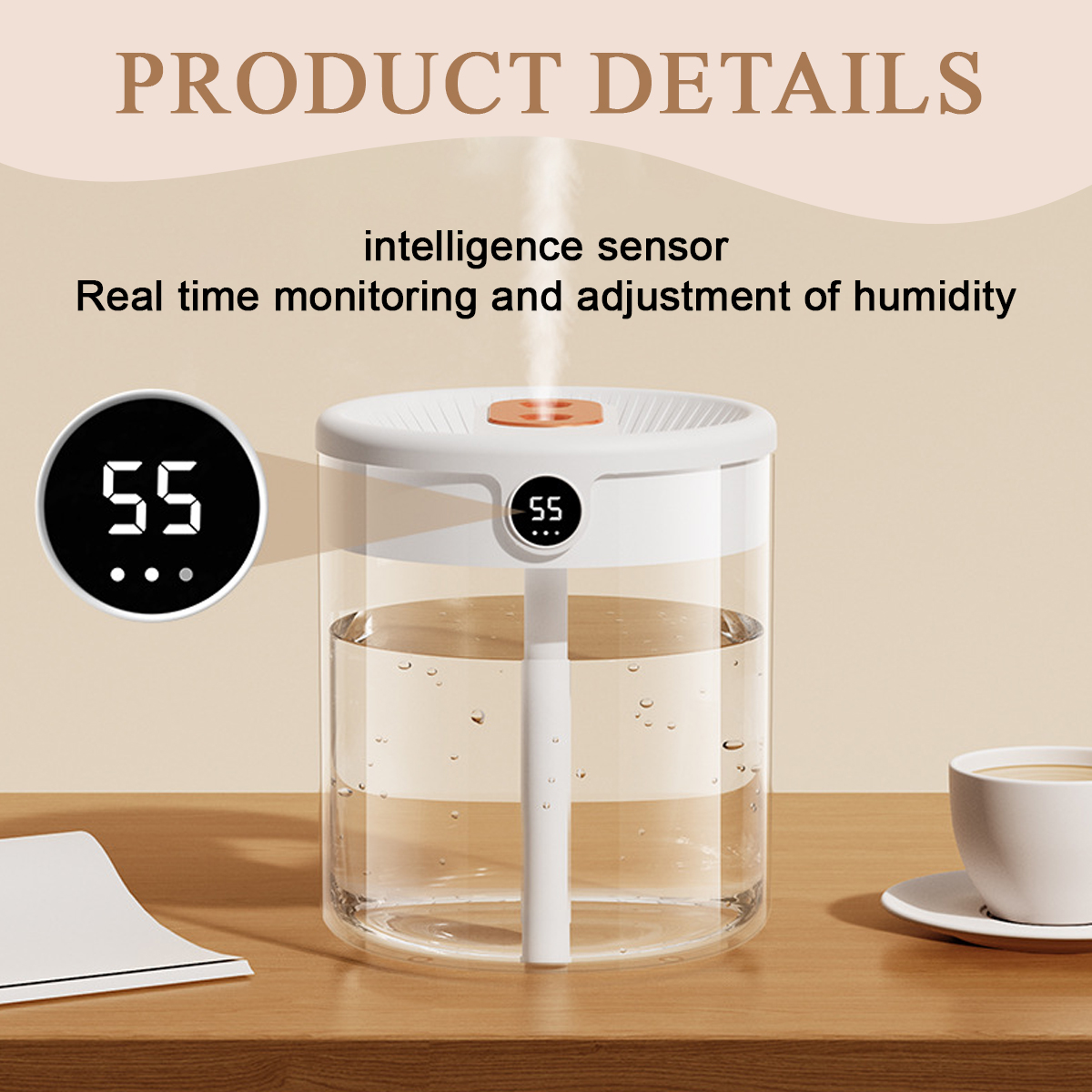 Ein Luftbefeuchter mit Digitalanzeige, die 55 anzeigt. Rechts steht eine Tasse Kaffee. Text: Produktdetails, intelligenter Sensor.