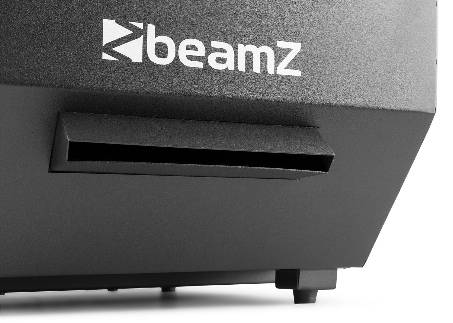 Primer plano de un dispositivo Beamz negro. El logo es blanco. Hay una abertura rectangular. El dispositivo se apoya sobre pequeños pies sobre fondo blanco.