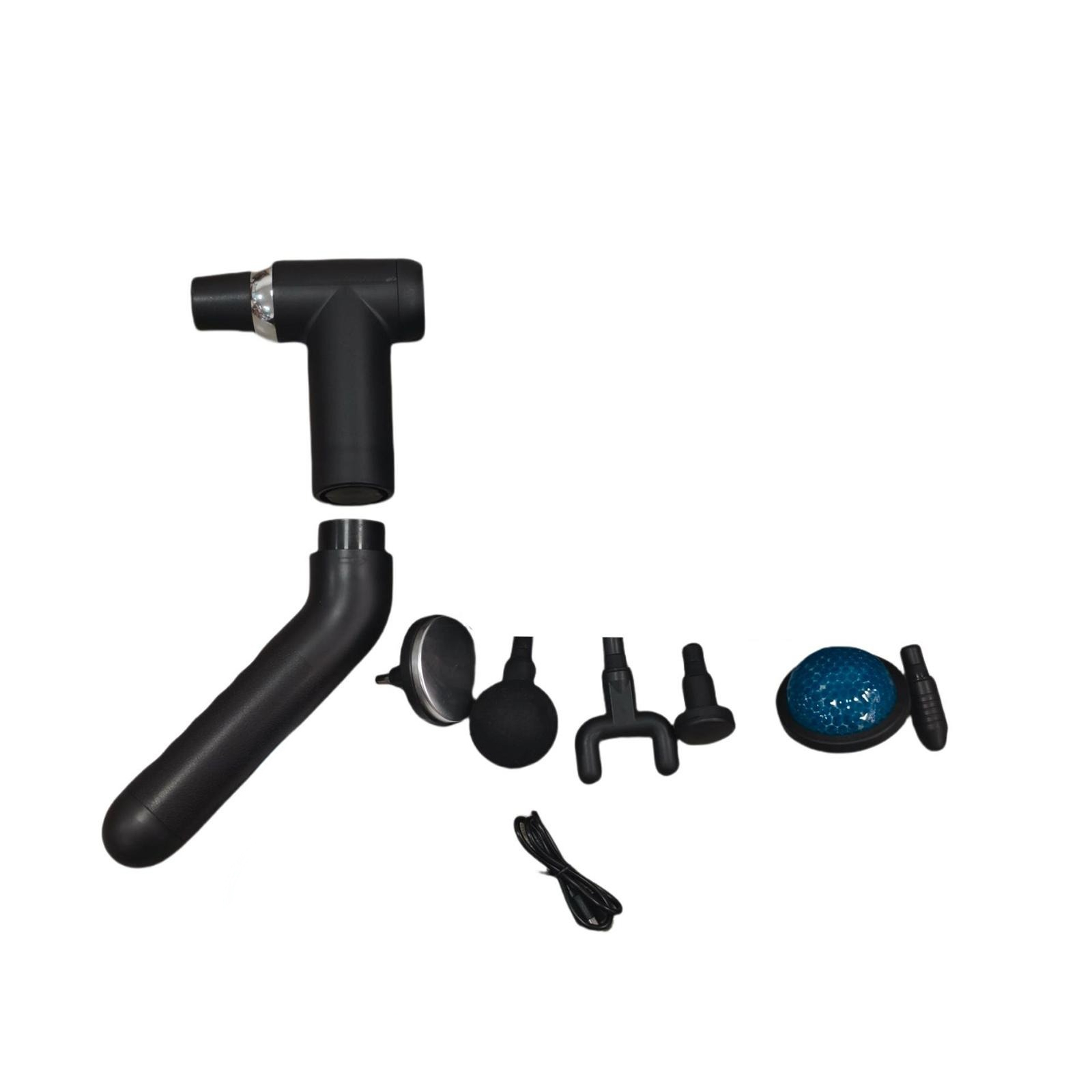 Eine schwarze Massagepistole mit Aufsätzen. Enthält einen langen Griff, verschiedene Kopfformen und einen blauen Aufsatz mit Griff.