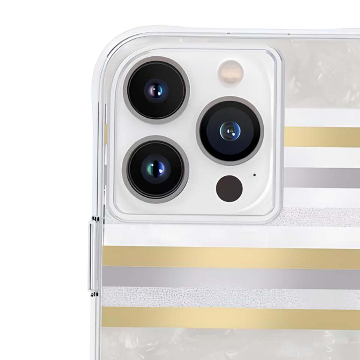 Primo piano del modulo fotocamera di un telefono con tre lenti, un flash e un microfono. La custodia del telefono ha strisce dorate e argentate.