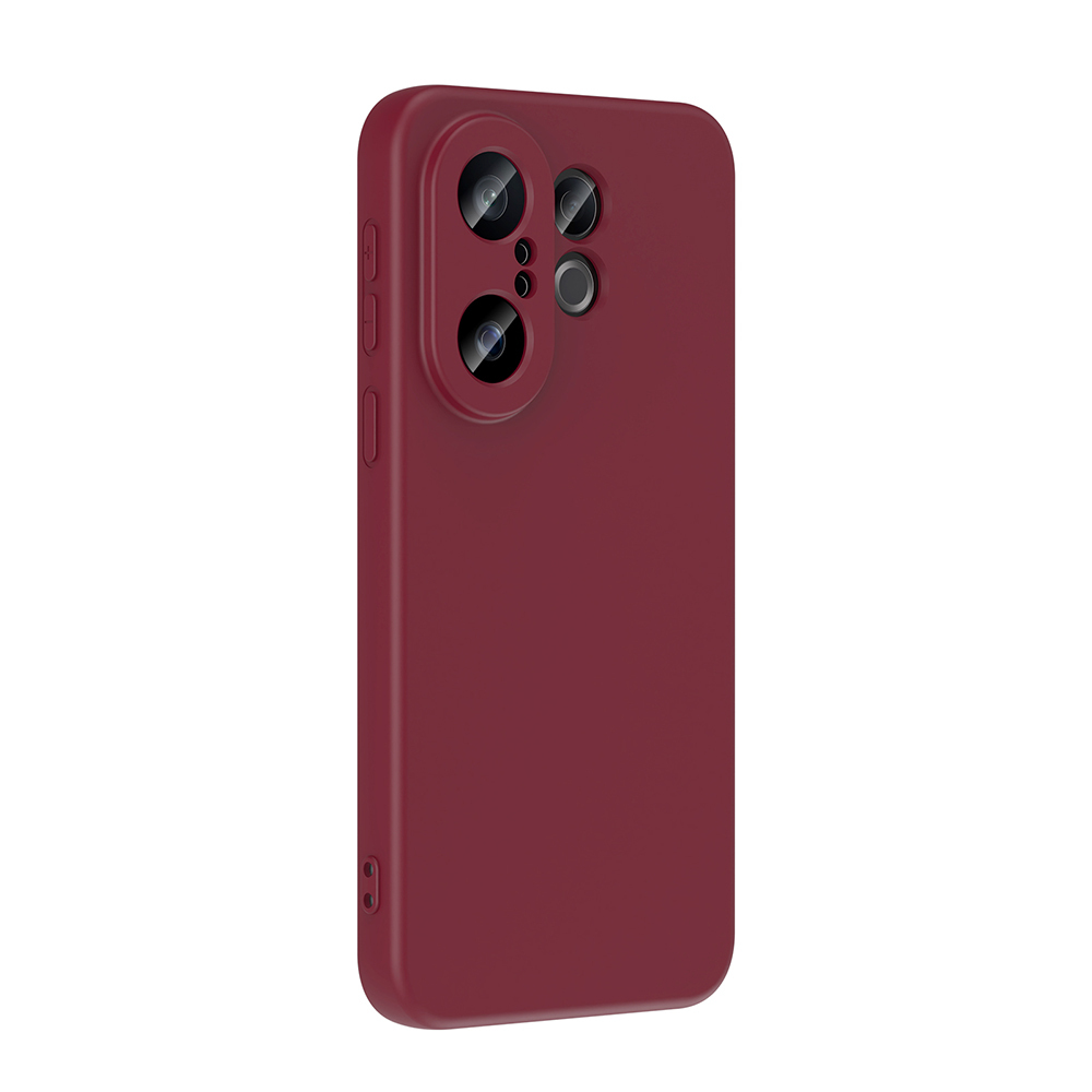 Çoklu kamera açıklıklarına sahip bordo bir telefon kılıfı. Yan tarafta düğmeler görünür. Arka plan düz beyazdır.