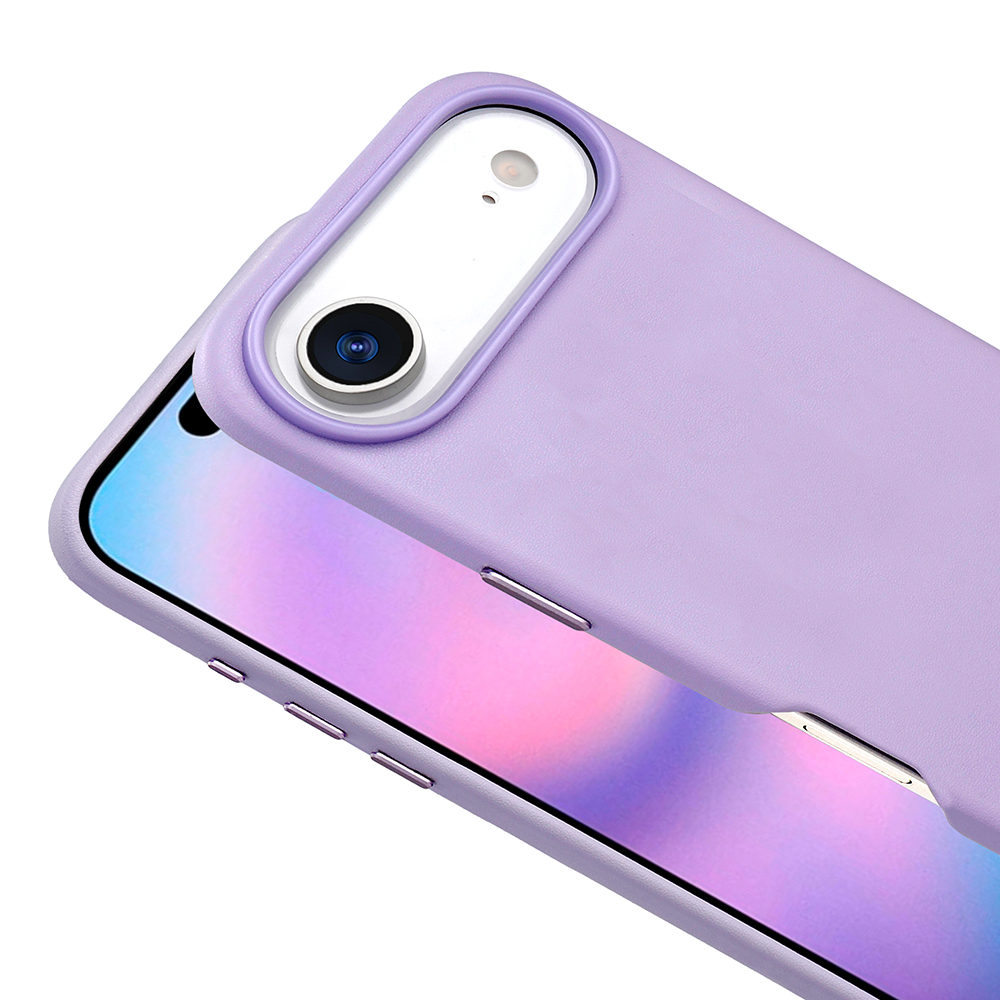 Açık mor bir telefon kılıfı, kamera oyuğu ve gümüş düğmeler. Ekran, pembe ve mavi bir geçiş gösteriyor.