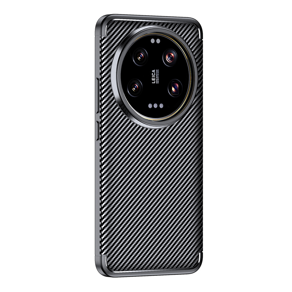 Karbon fiber arka ve Leica kamera sistemine sahip bir akıllı telefon. Telefon siyah ve gümüş renk düzenine sahip.