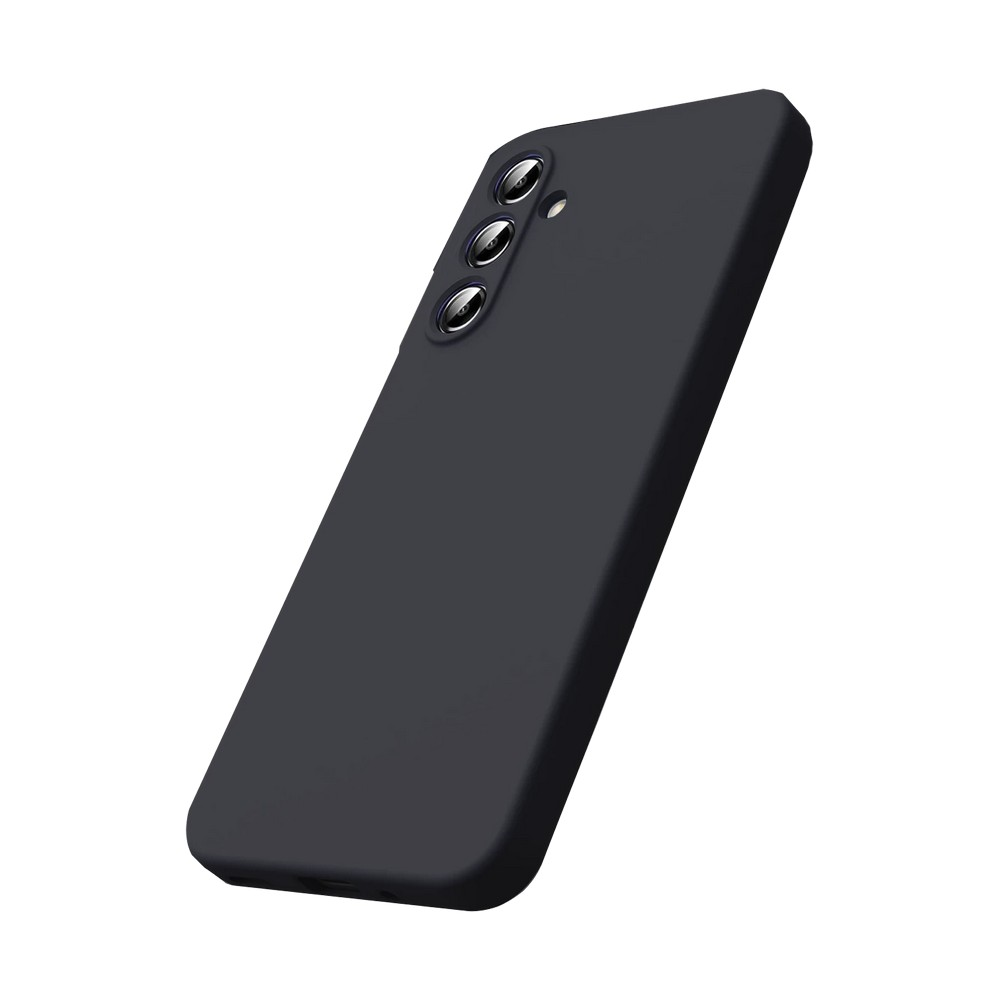 Koyu gri bir telefon kılıfı, hafif açılı. Üç kamera merceği görülebilir. Arka plan beyazdır.