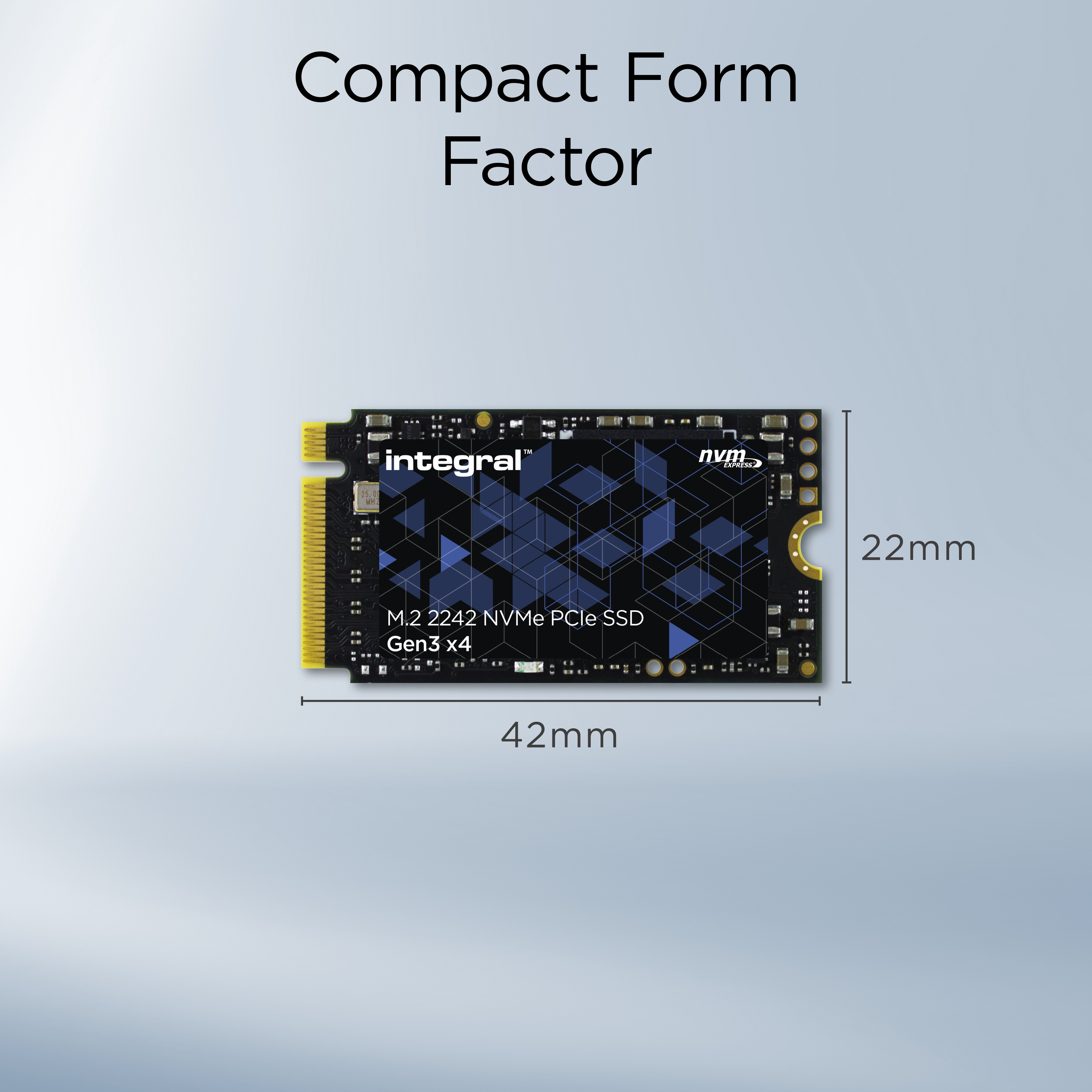 Una scheda SSD con design nero e blu, etichettata 'integral' e 'NVMe', con dimensioni di 42mm x 22mm.