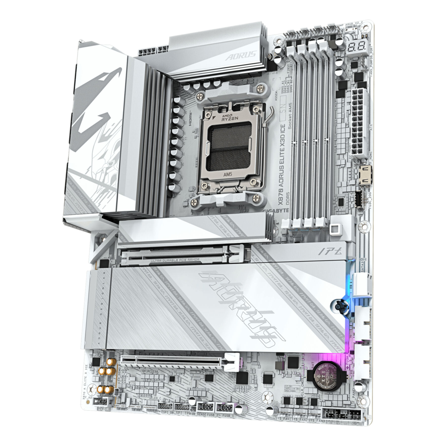 Une carte mère AORUS X870 blanche et argentée. Elle comporte plusieurs emplacements, ports et le socket CPU Ryzen.