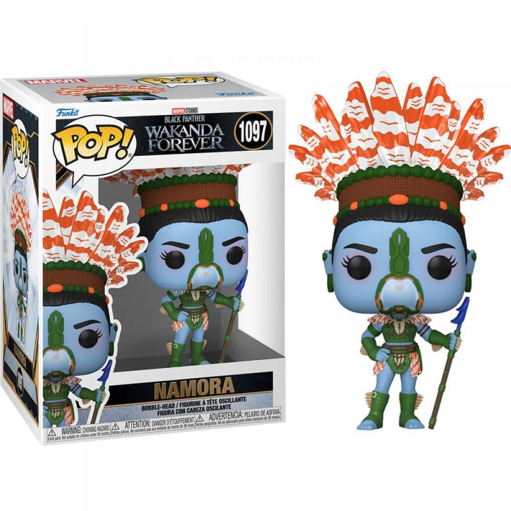 Funko Pop-Figur von Namora aus Black Panther. Sie hat blaue Haut, Stammeskleidung, einen Speer und einen Federkopfschmuck. Die Box ist ebenfalls sichtbar.