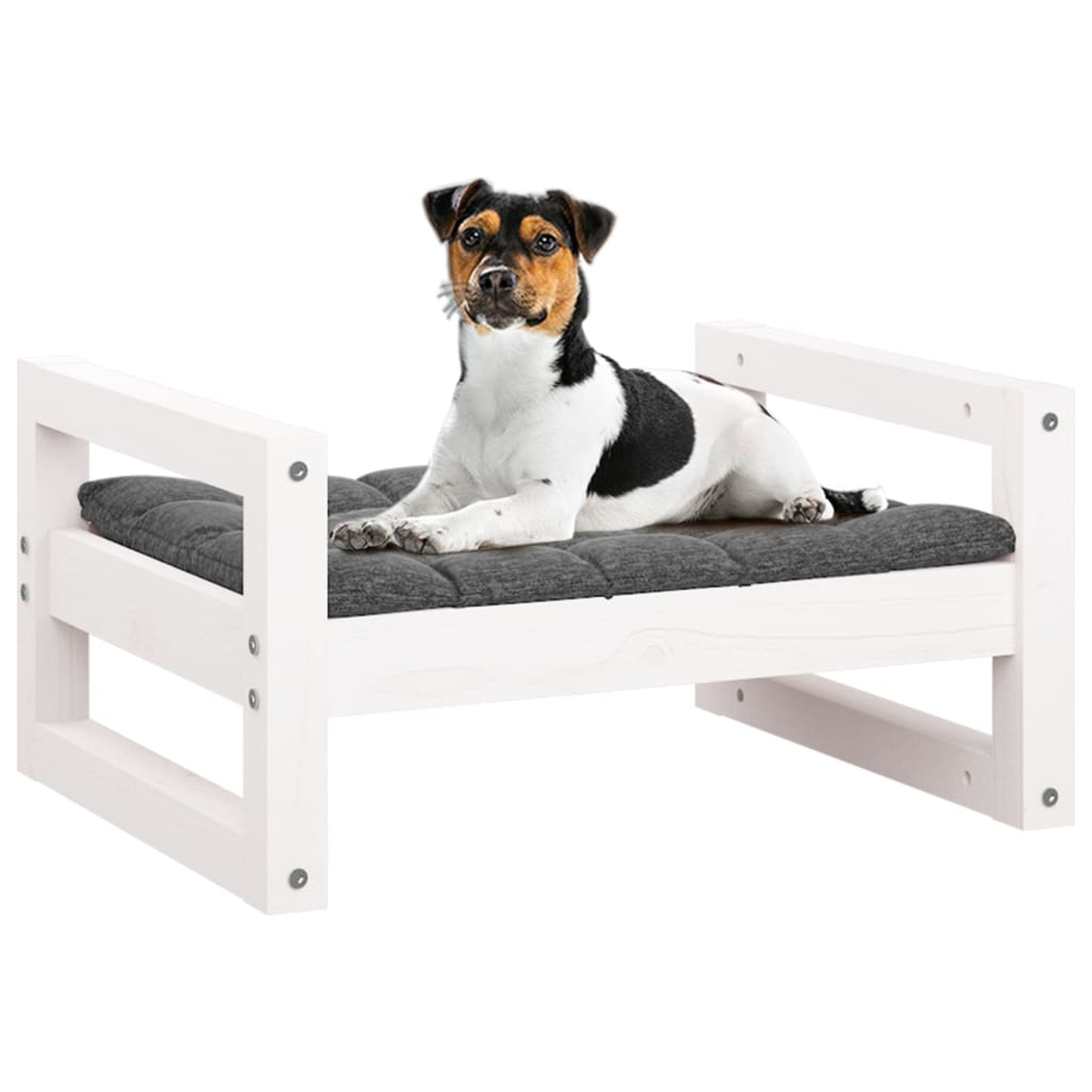 Ein Hund mit schwarzem, braunem und weißem Fell liegt auf einem grauen Kissen in einem weißen Hundebett.