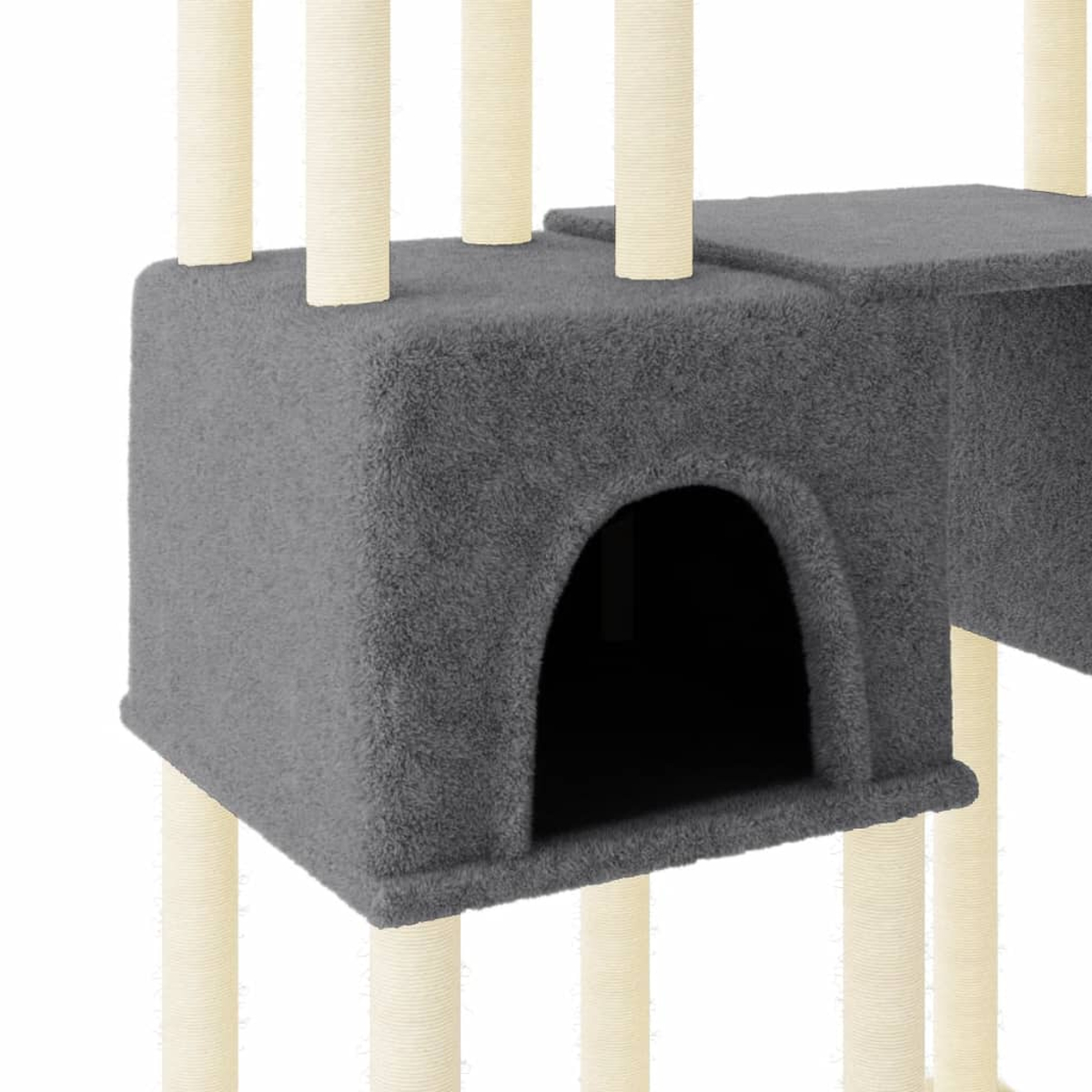Ein grauer Katzenbaum mit hausartiger Struktur und einer Plattform. Er hat mehrere beige Kratzpfosten, die die Struktur stützen.