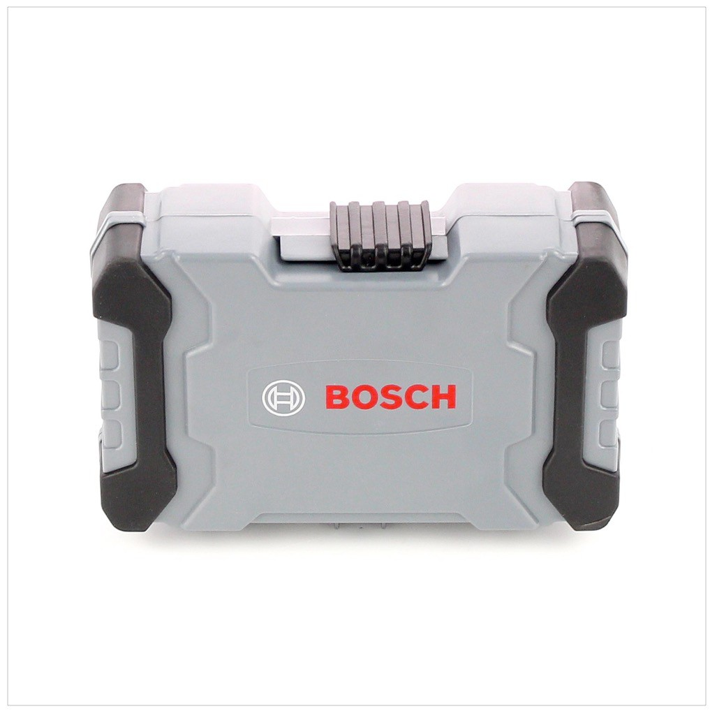 Siyah detaylı gri bir Bosch alet çantası. Bosch logosu ve metin kırmızıdır. Çanta kapalıdır ve beyaz bir zemin üzerinde durmaktadır.