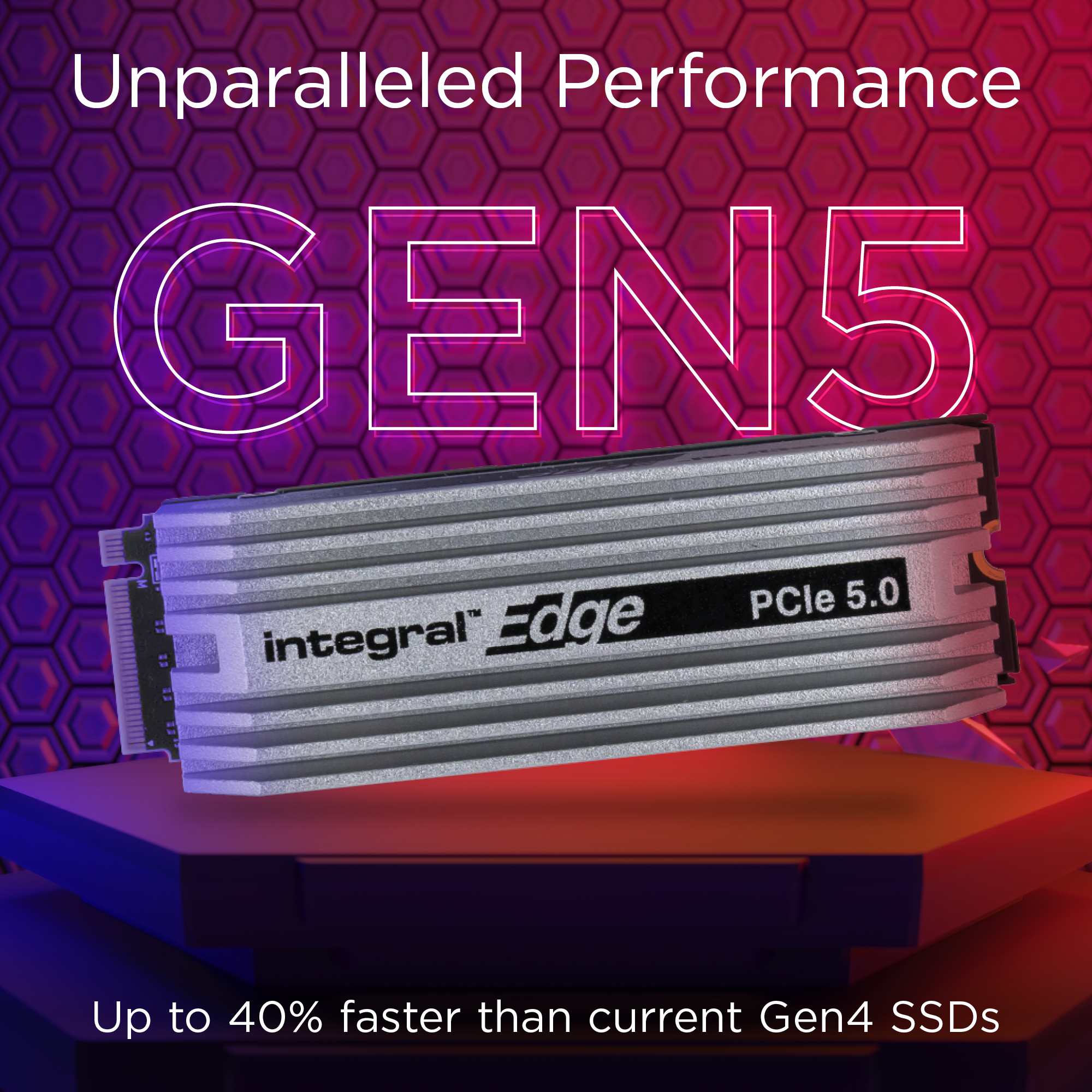 Dysk SSD z napisem "GEN5". Tekst "Unparalleled Performance" jest na górze. Jest na scenie.