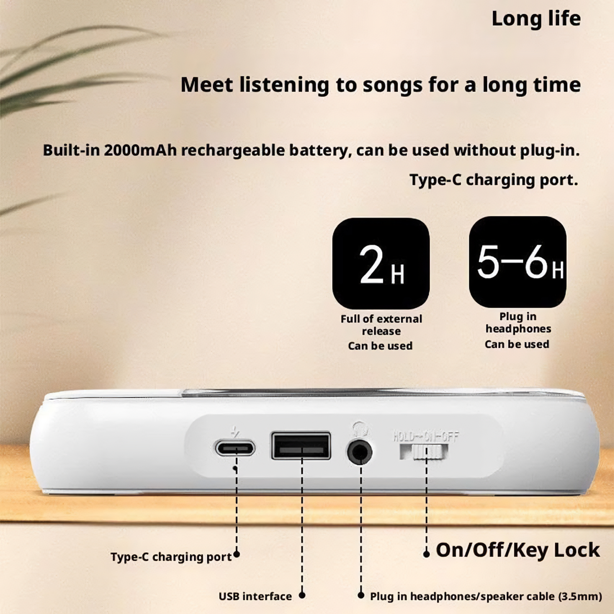 Ein weißes Gerät mit Anschlüssen, beschriftet: Typ-C-Laden, USB-Schnittstelle, Kopfhörer. Text: Lange Lebensdauer, eingebauter Akku und Ein/Aus/Tastensperre.