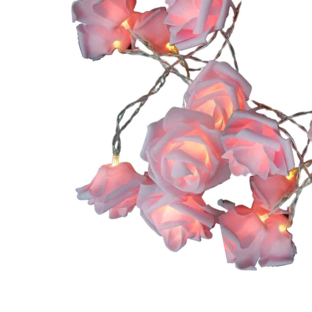 Lichterkette mit rosa Rosen. Jede Rose ist von innen beleuchtet. Silberdrähte verbinden die Rosen. Weißer Hintergrund.