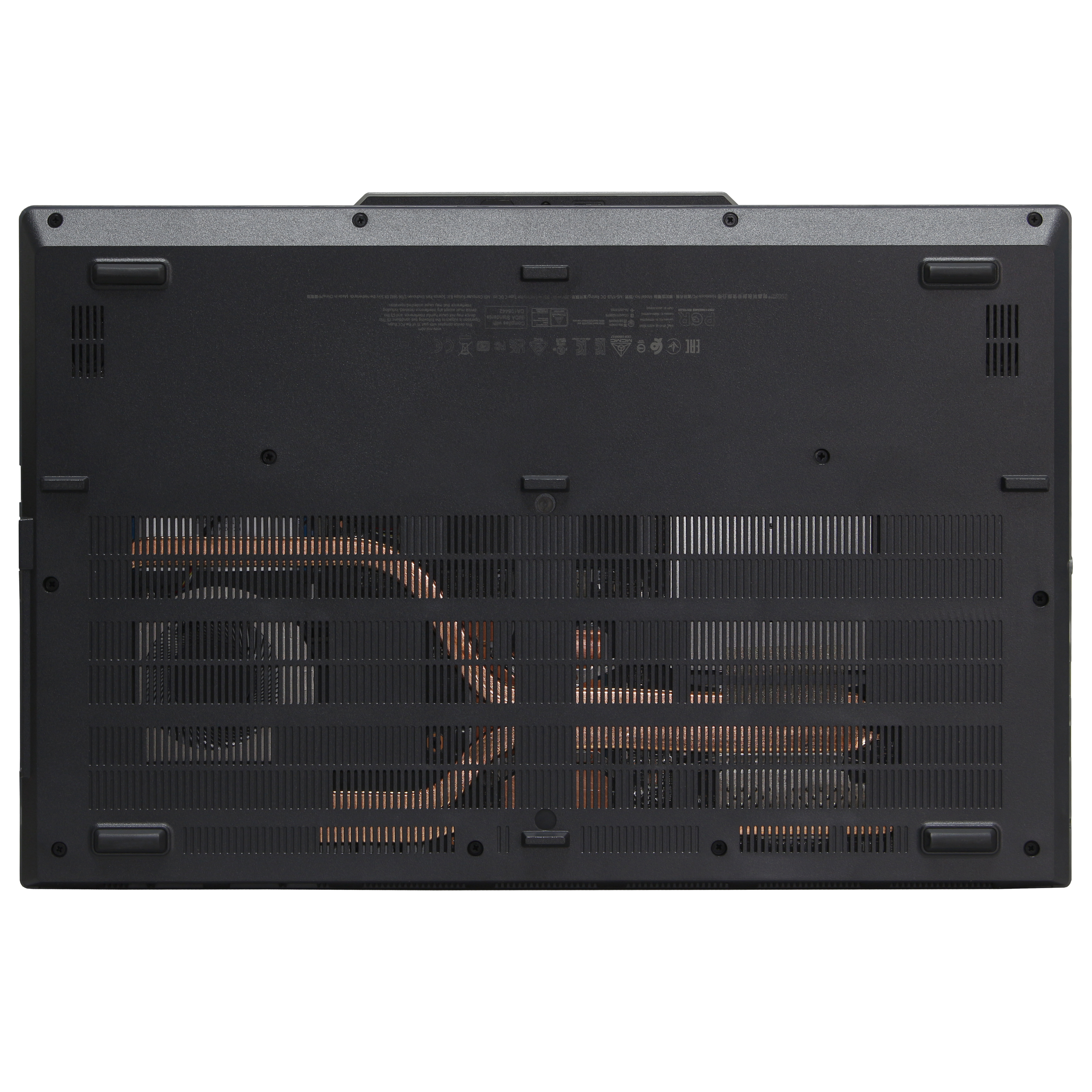 Unterseite eines schwarzen Laptops. Merkmale Lüftungsgitter, Schrauben und verschiedene Informationsetiketten.