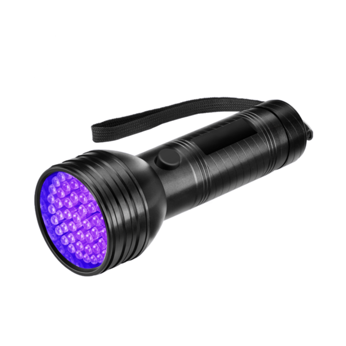 Schwarze UV-Taschenlampe mit violett leuchtendem Ende, schwarzem Riemen und Knopf. Auf weißem Hintergrund.
