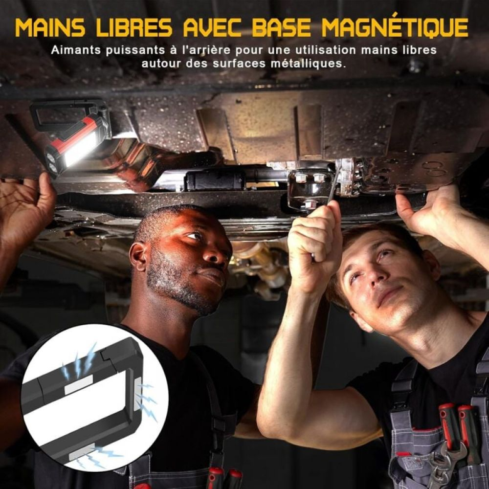 Zwei Mechaniker arbeiten unter einem Auto, einer mit einer Taschenlampe. Das Bild zeigt eine magnetische Taschenlampe zur freihändigen Nutzung.