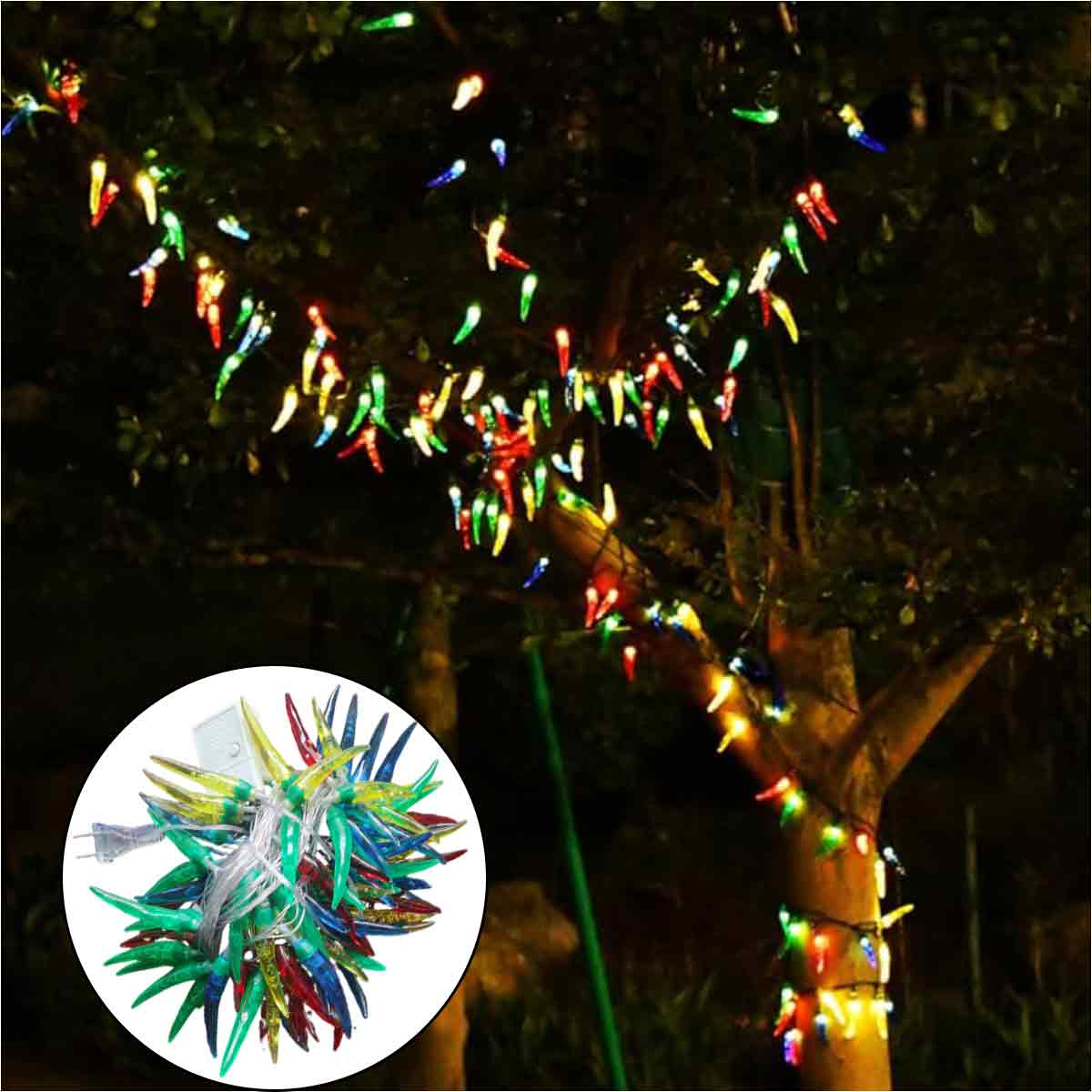 Baum mit chili-förmigen Lichtern in verschiedenen Farben geschmückt. Eine Nahaufnahme zeigt eine Lichterkette.