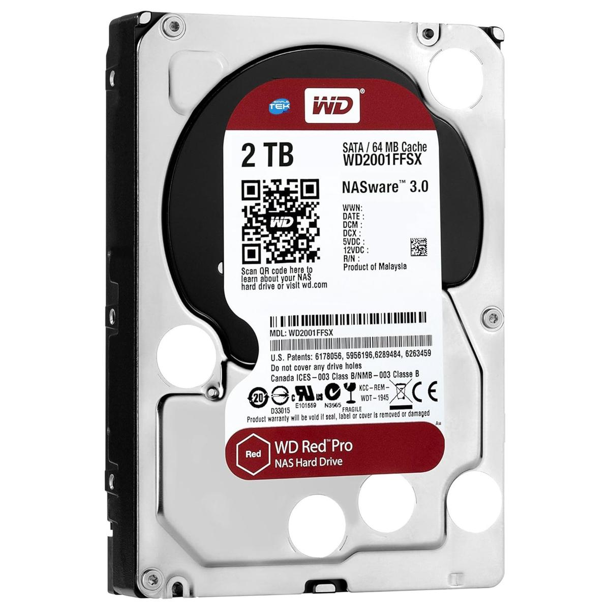 Un disco rigido NAS WD Red Pro. È nero e argento, con testo che indica una capacità di 2 TB e altre specifiche.