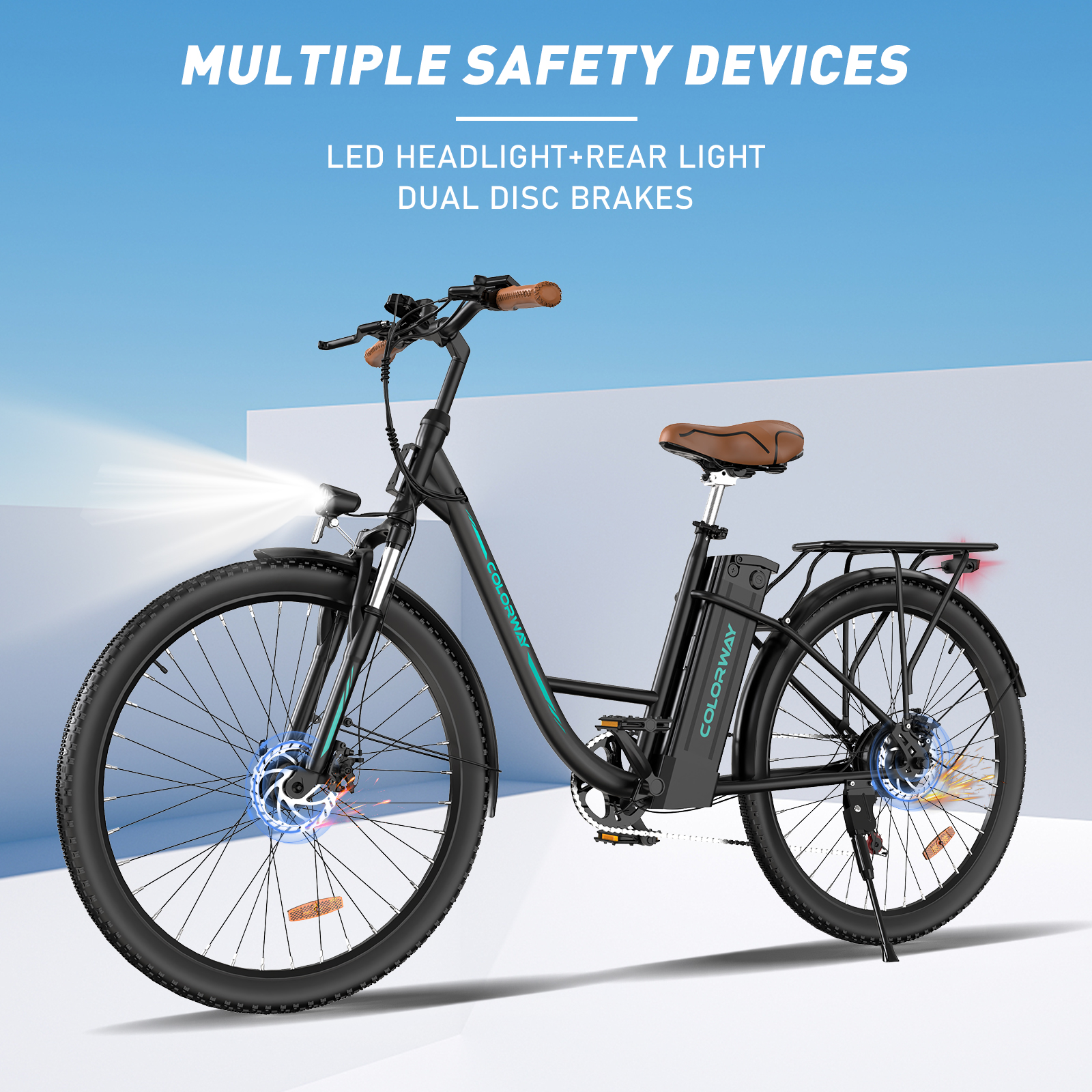 Schwarzes Elektrofahrrad mit Scheinwerfer, Rücklicht und doppelten Scheibenbremsen. Brauner Sattel und Lenker. Blaue Akzente.