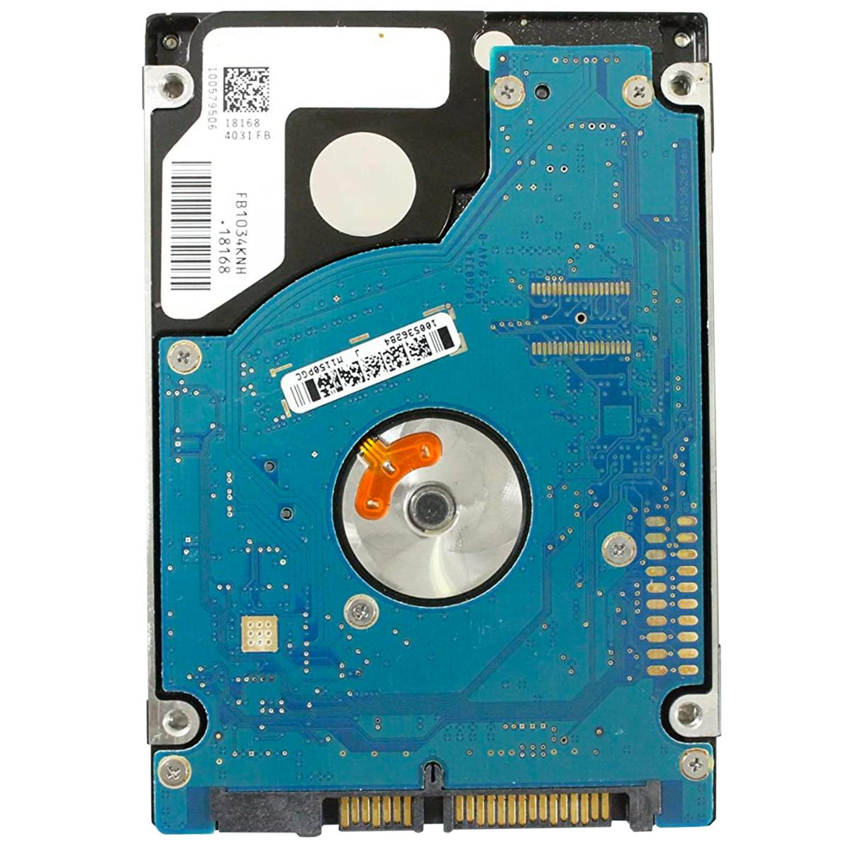 Un disco rigido per computer. Ha una scheda circuito blu, componenti argento e arancioni ed etichette con testo e codici.